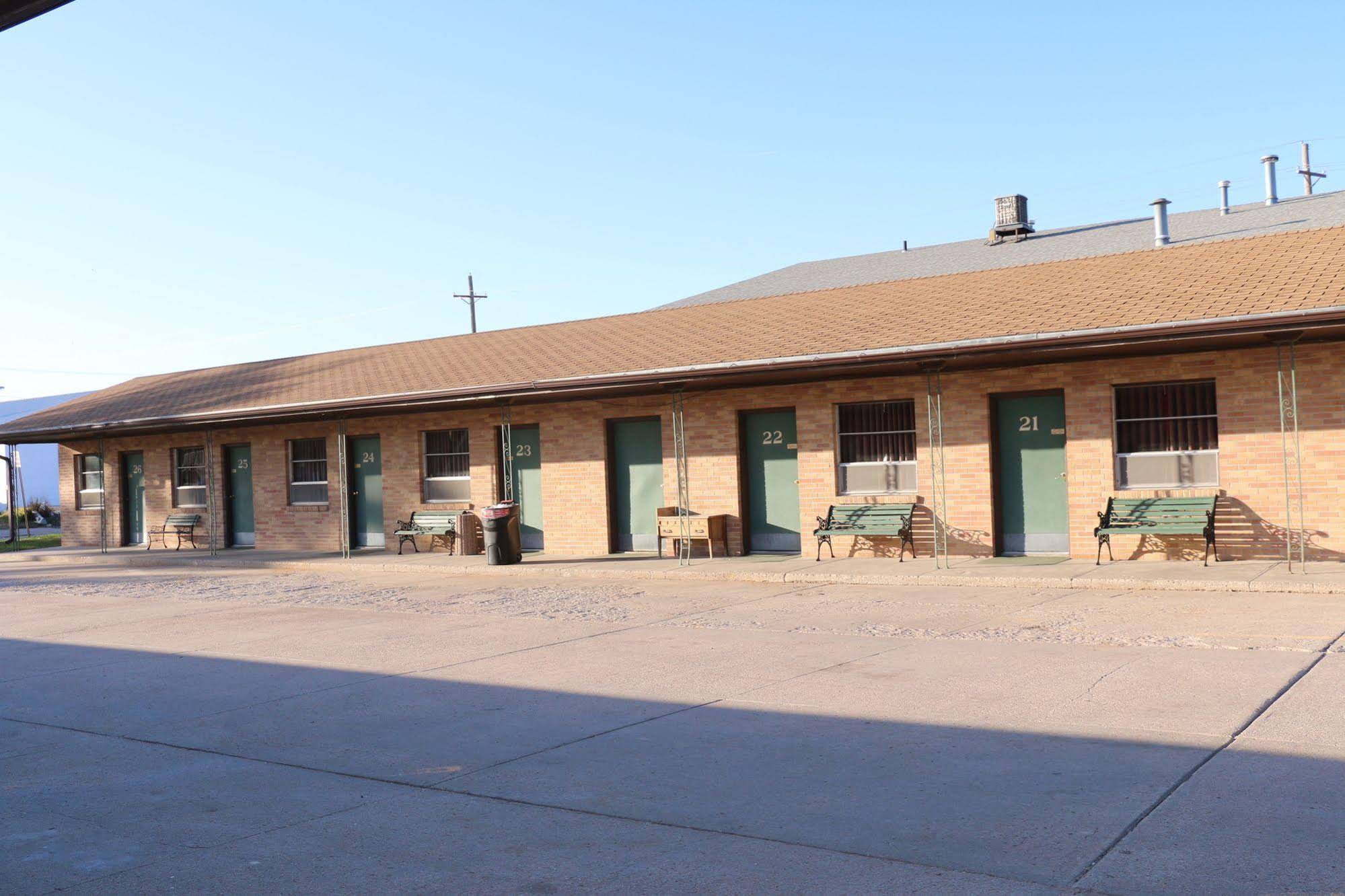 Frontier Motel
