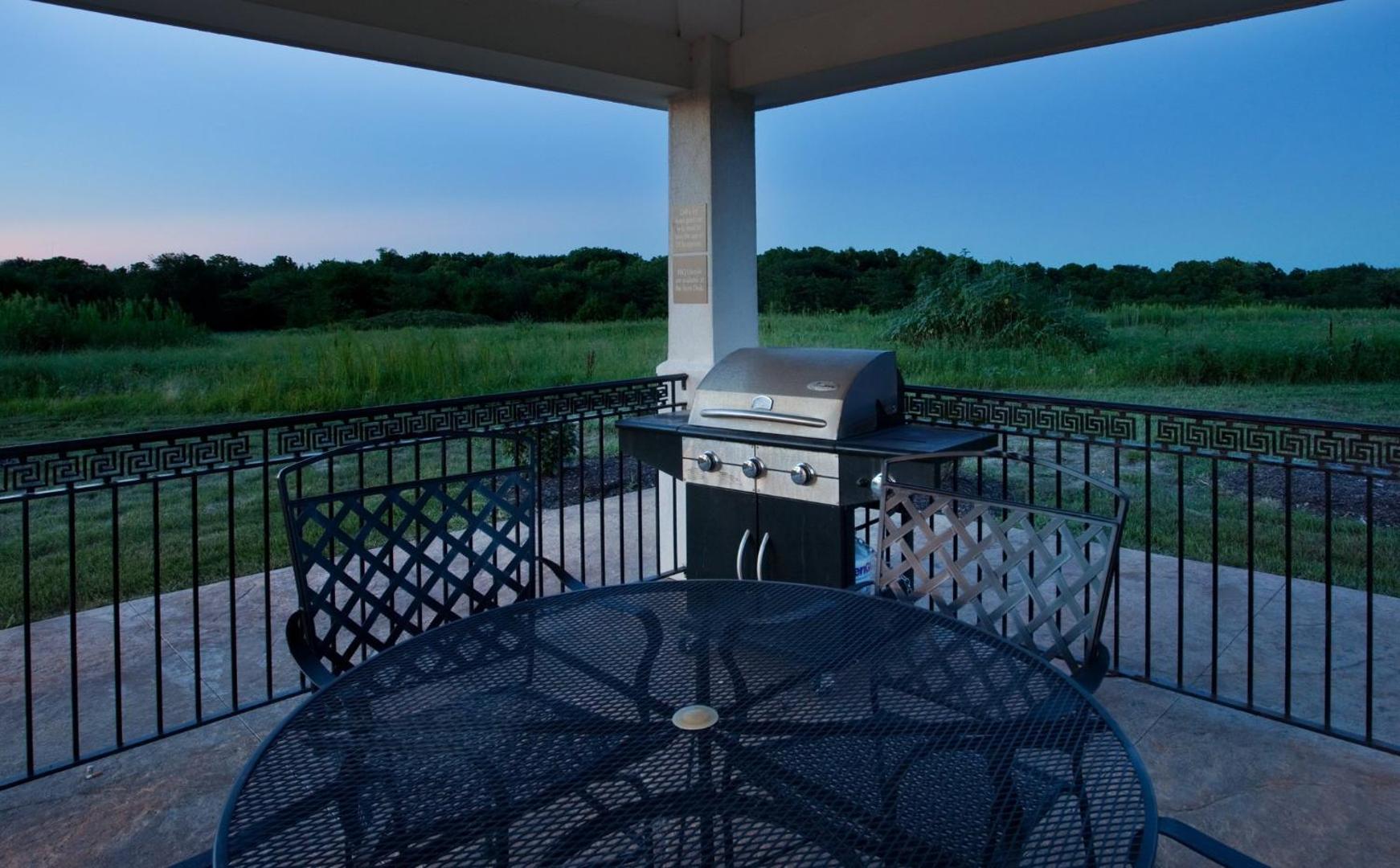 Candlewood Suites Olathe - Kansas City Area