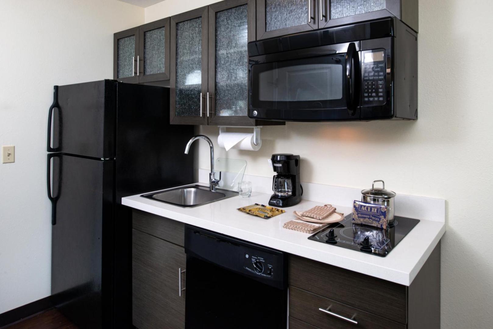 Candlewood Suites Olathe - Kansas City Area