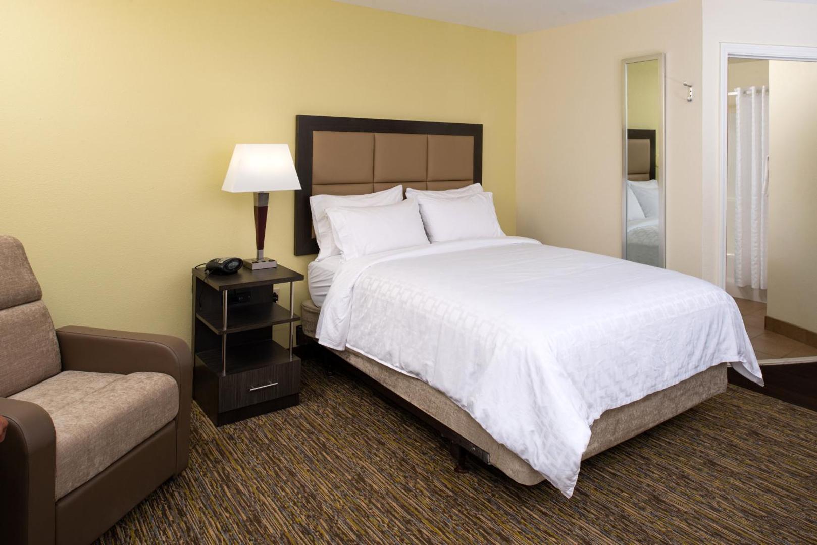 Candlewood Suites Olathe - Kansas City Area