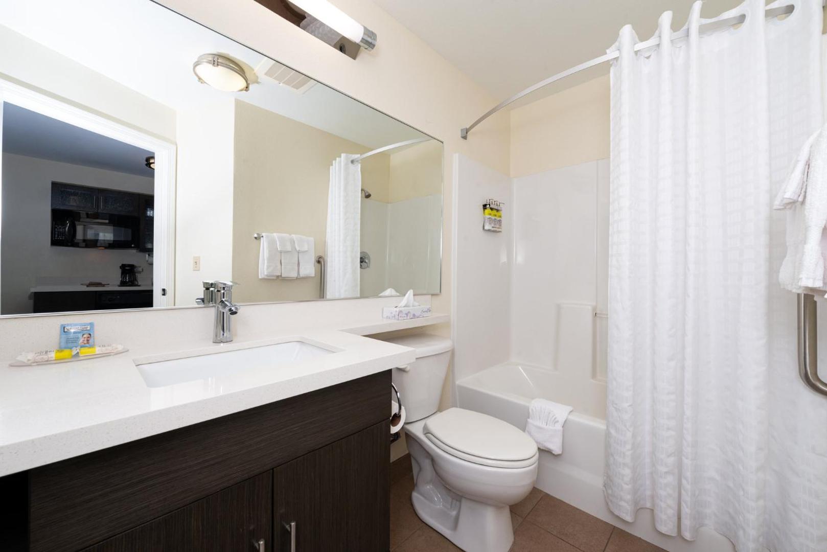 Candlewood Suites Olathe - Kansas City Area