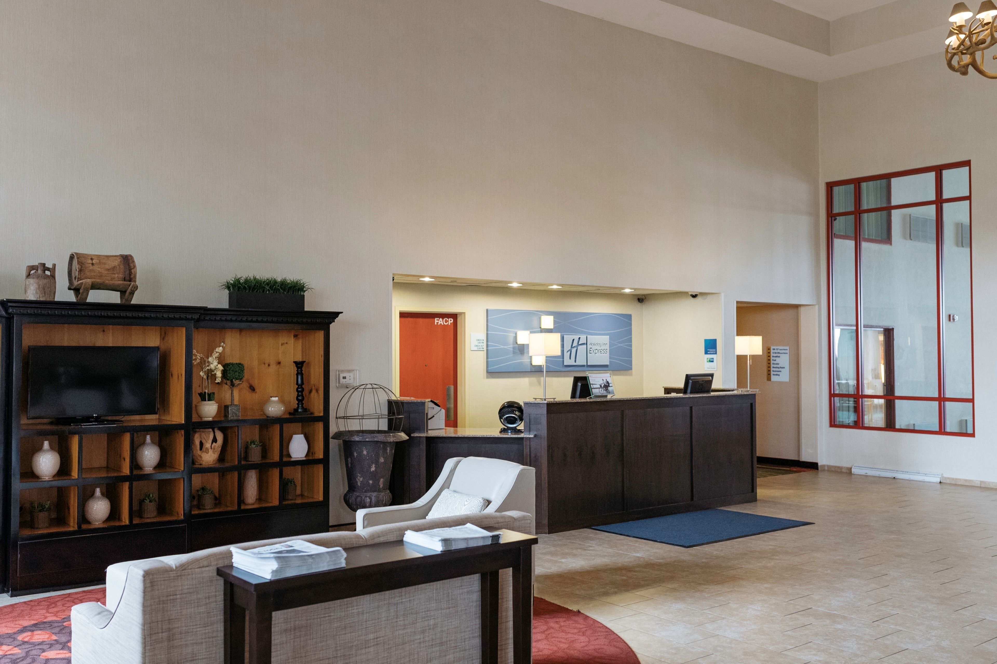 Holiday Inn Express & Suites Olathe North
