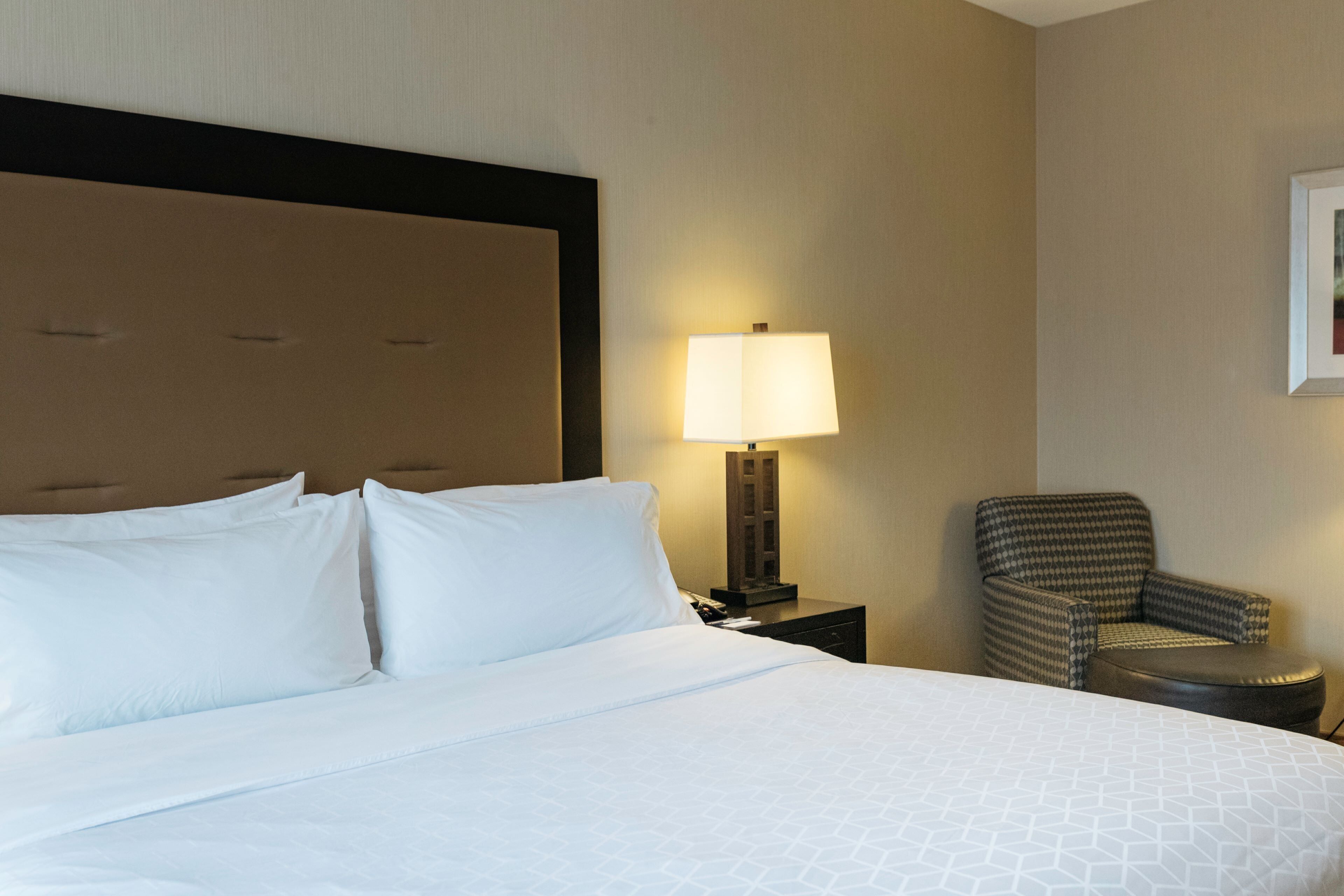 Holiday Inn Express & Suites Olathe North