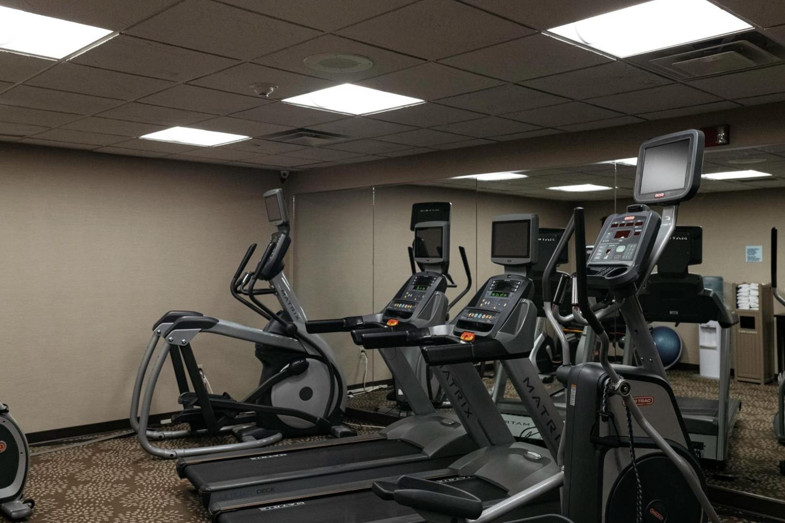 Holiday Inn Express & Suites Olathe North