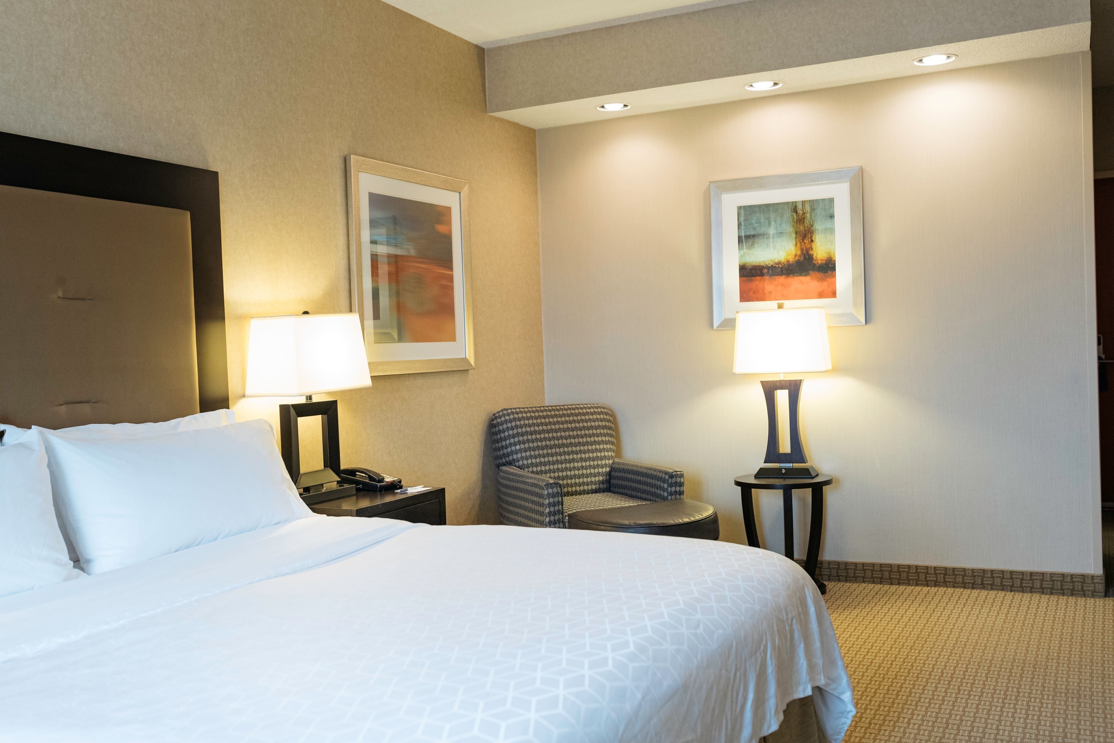 Holiday Inn Express & Suites Olathe North