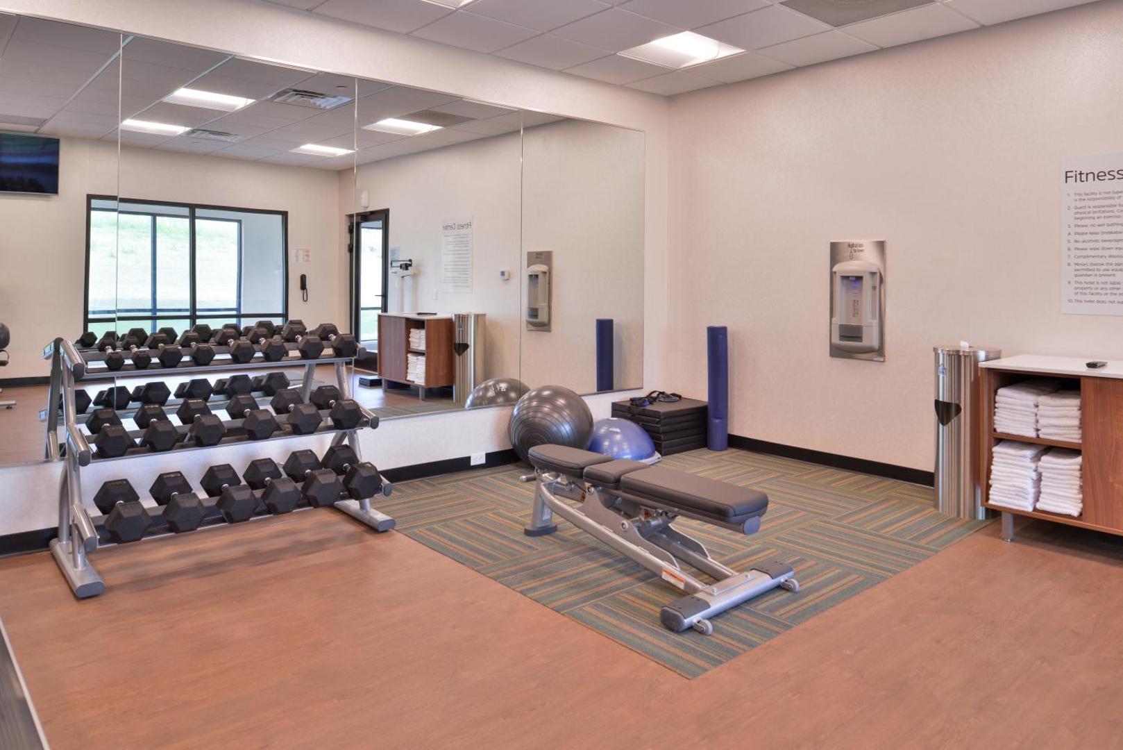 Holiday Inn Express & Suites Olathe West