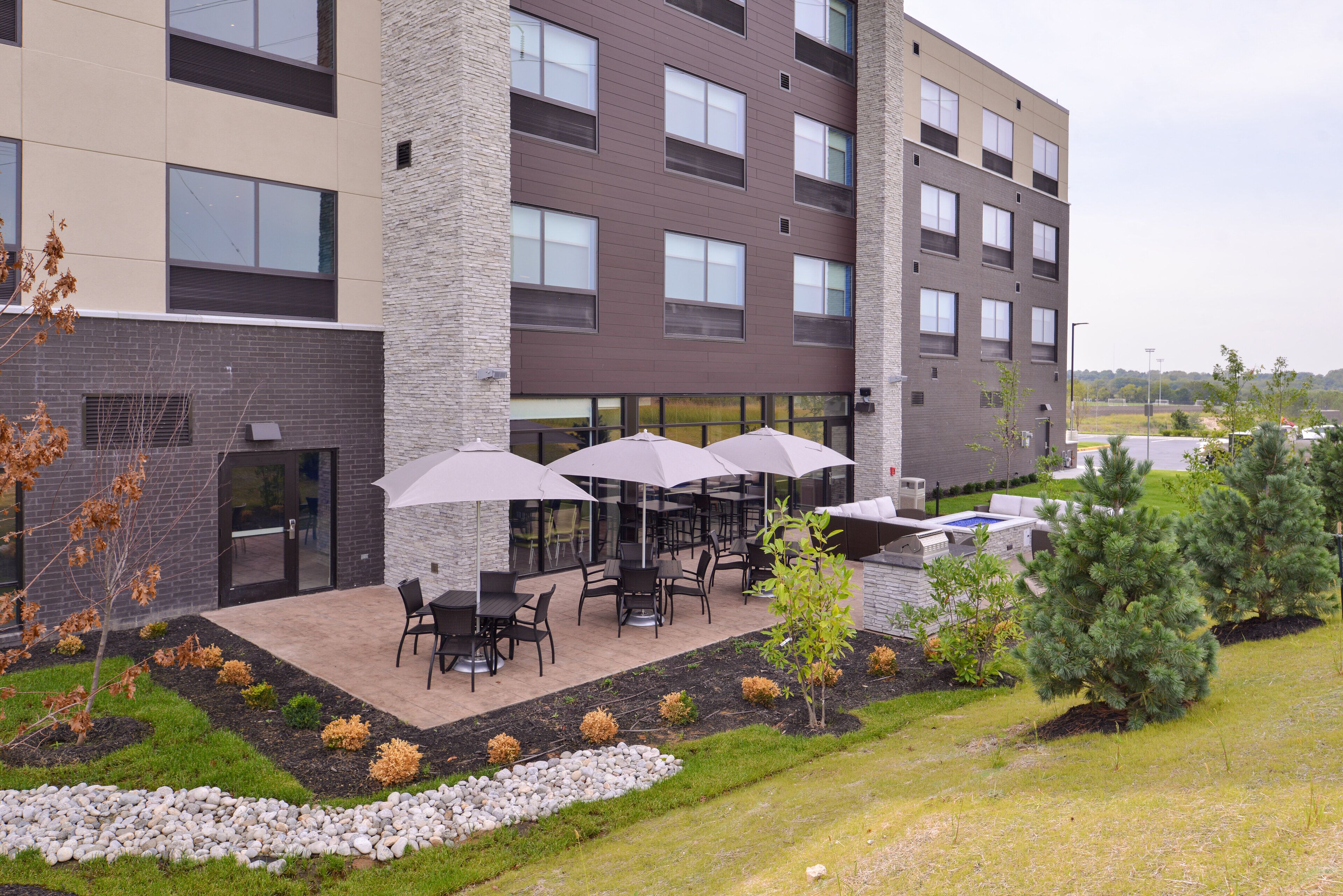 Holiday Inn Express & Suites Olathe West