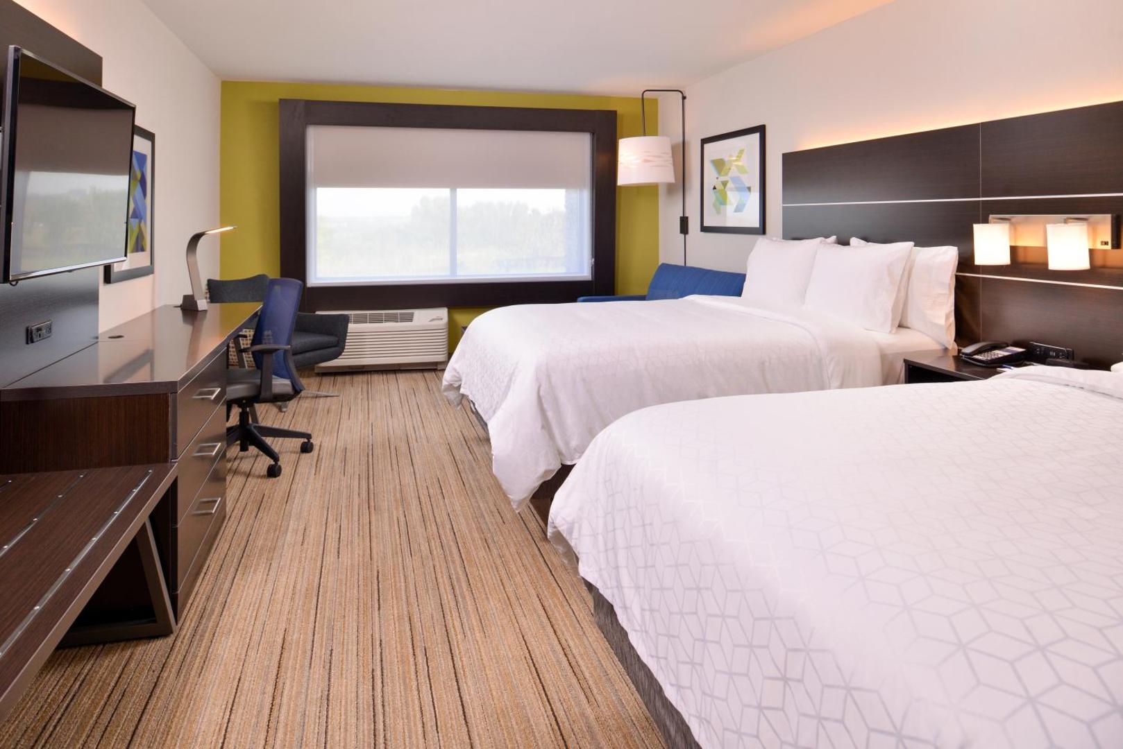 Holiday Inn Express & Suites Olathe West