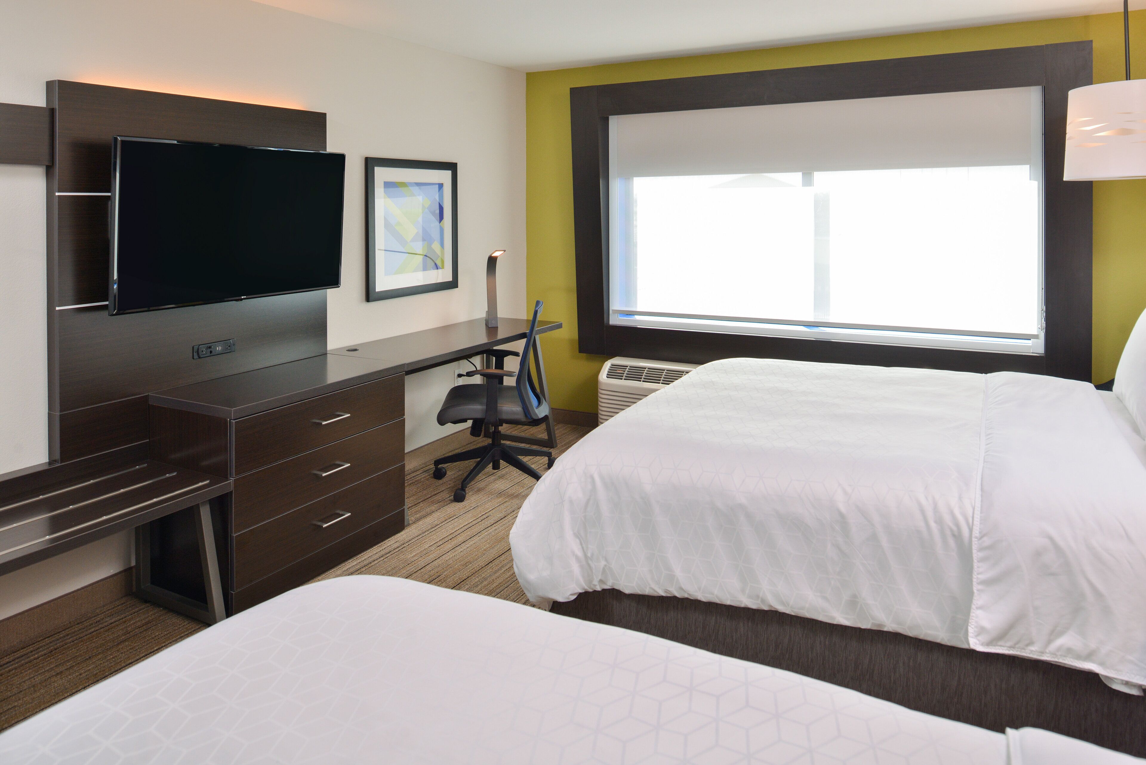 Holiday Inn Express & Suites Olathe West