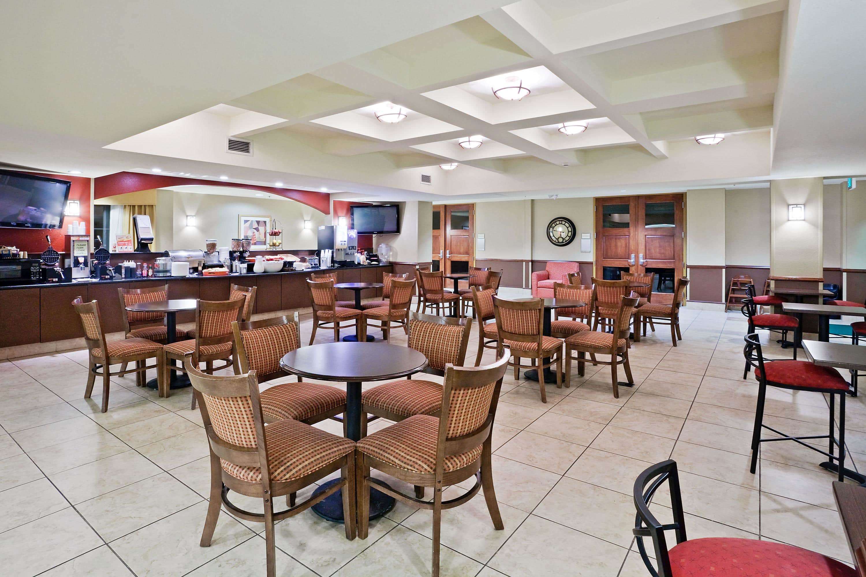 La Quinta Inn & Suites by Wyndham Olathe