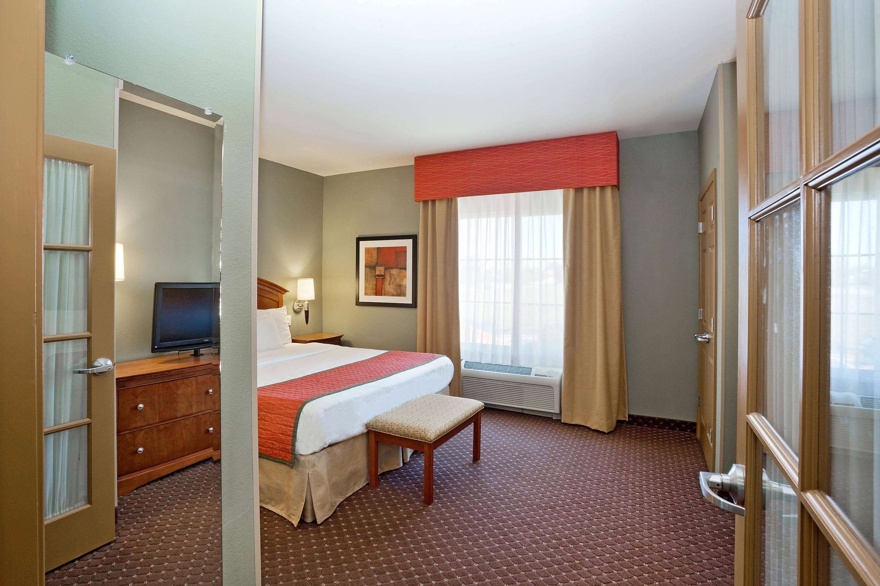 La Quinta Inn & Suites by Wyndham Olathe