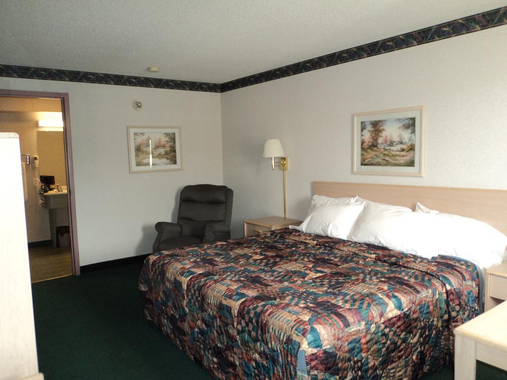 Knights Inn Ottawa