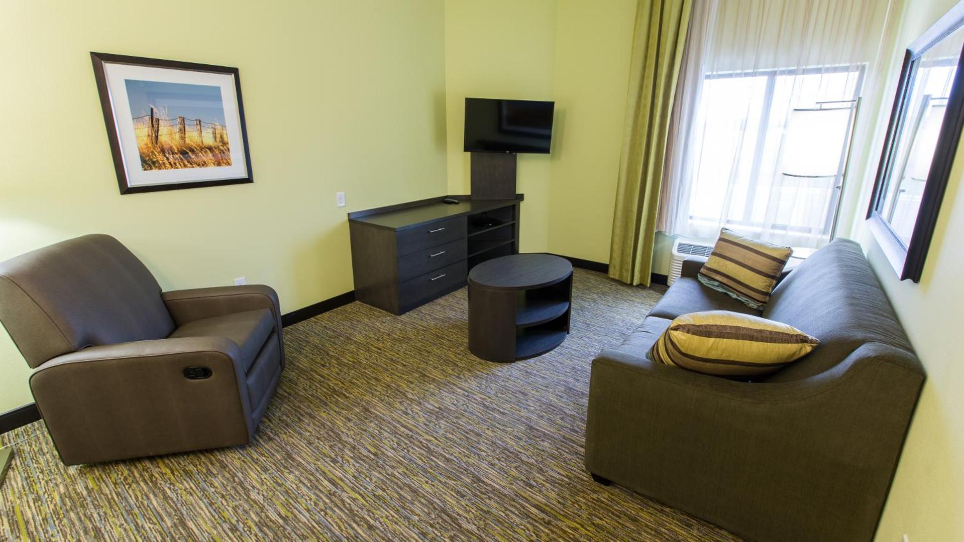 Candlewood Suites Overland Park - W 135th St.