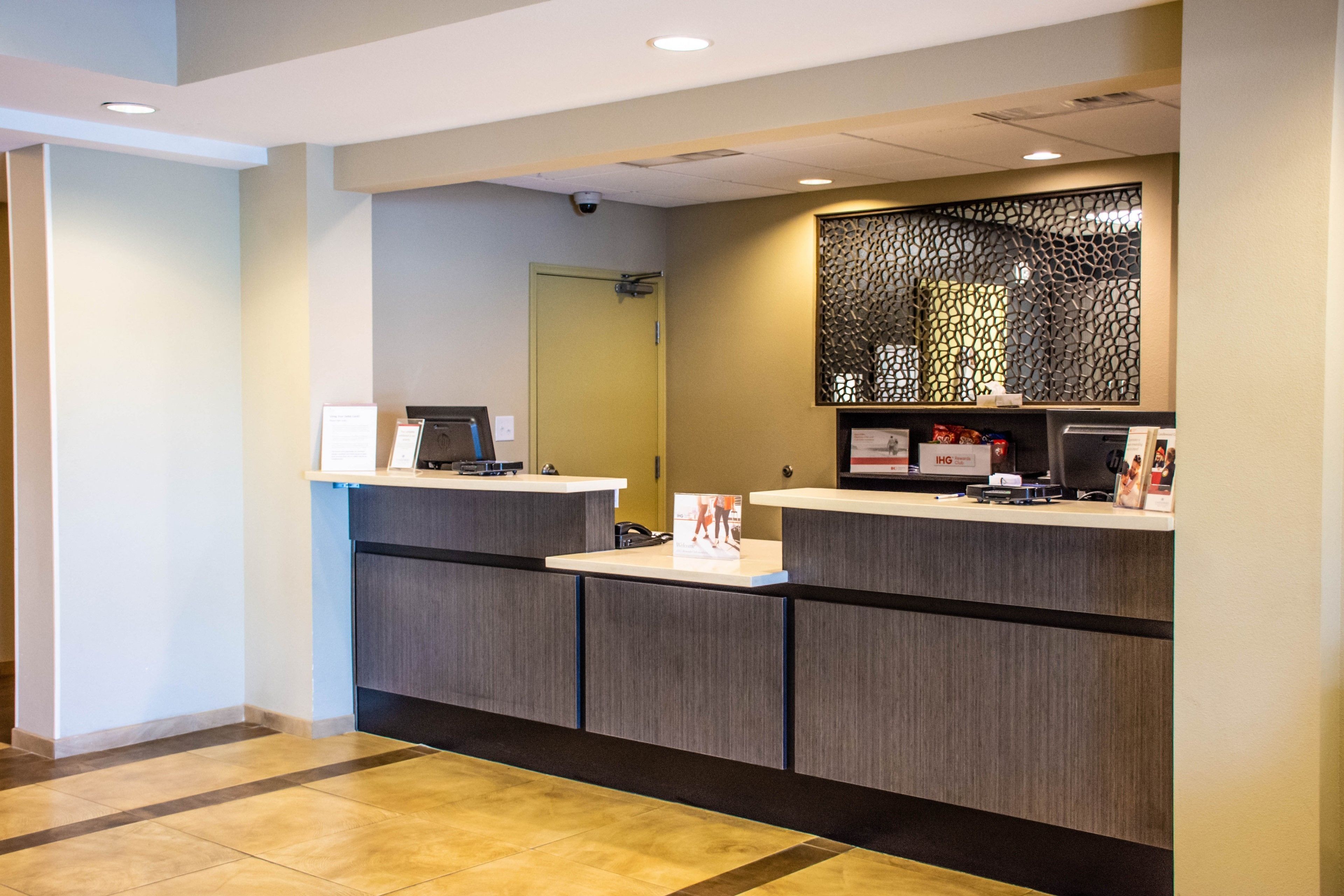 Candlewood Suites Overland Park - W 135th St.