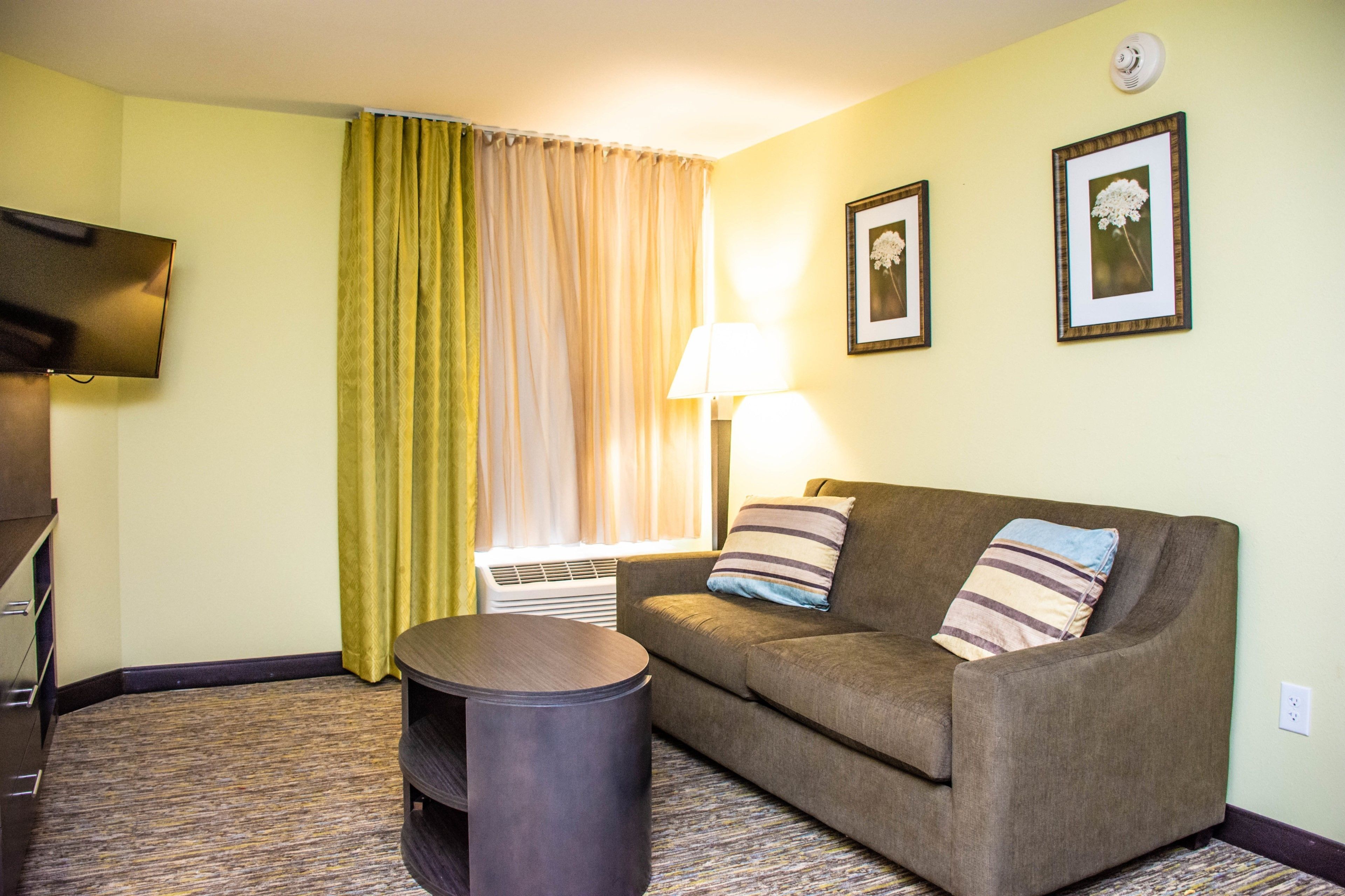 Candlewood Suites Overland Park - W 135th St.