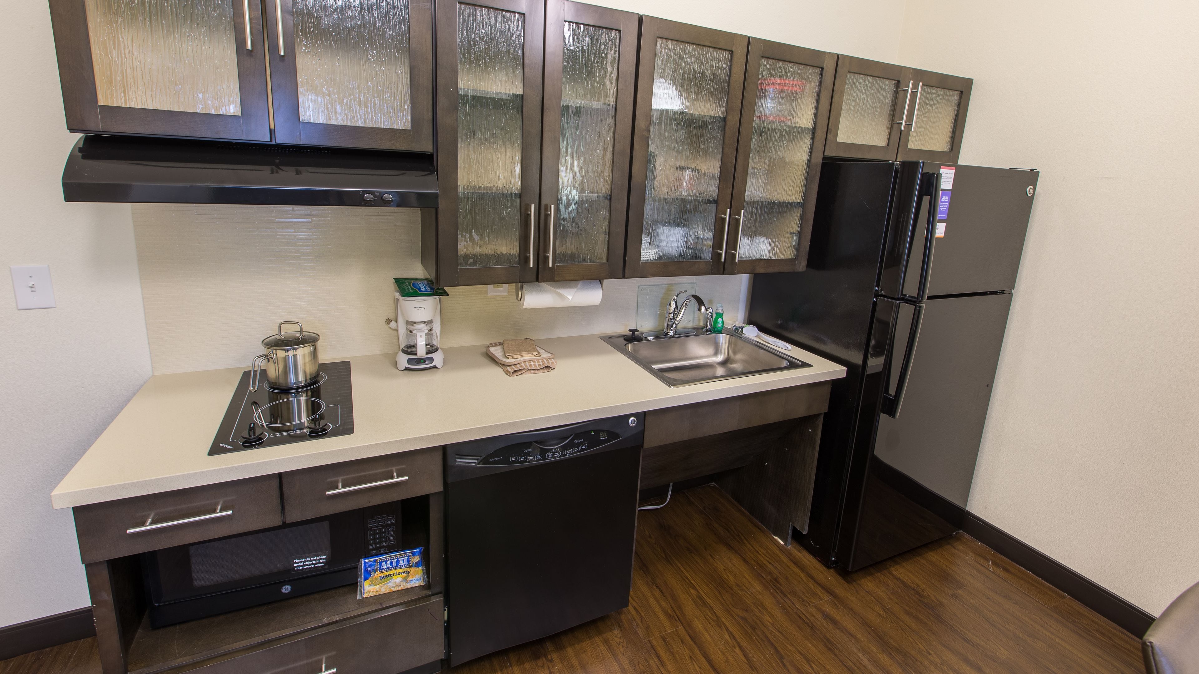 Candlewood Suites Overland Park - W 135th St.
