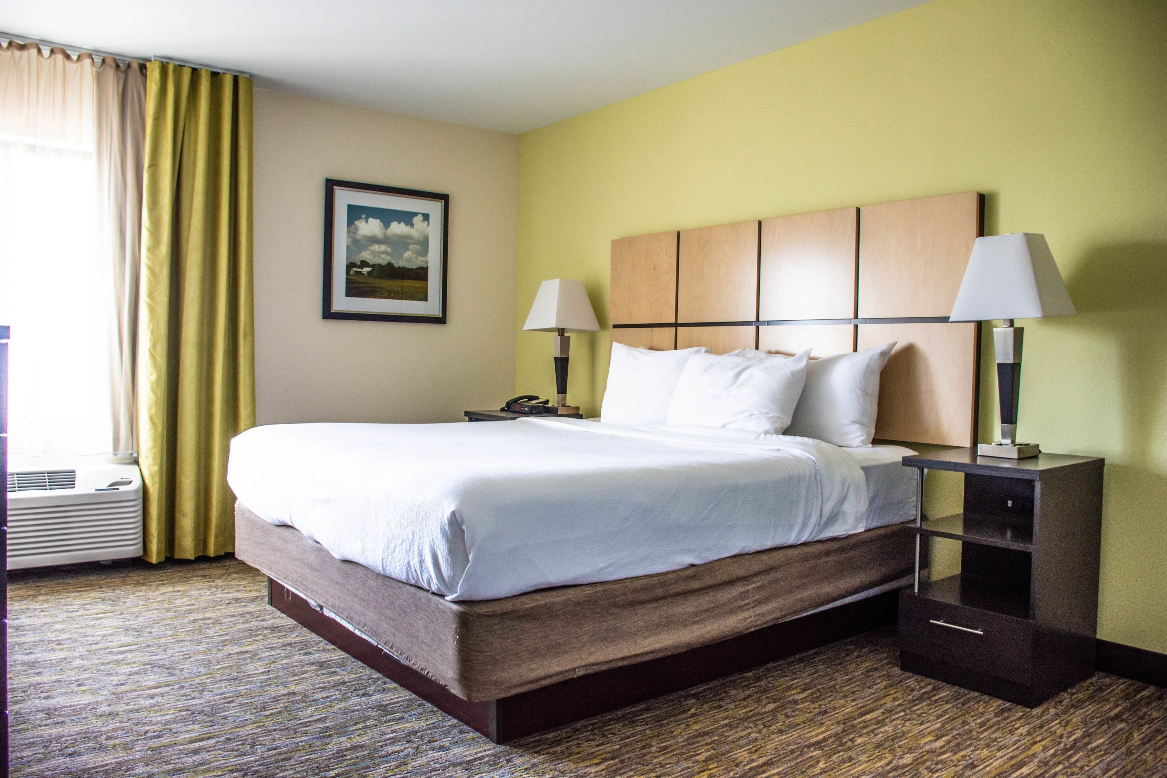 Candlewood Suites Overland Park - W 135th St.