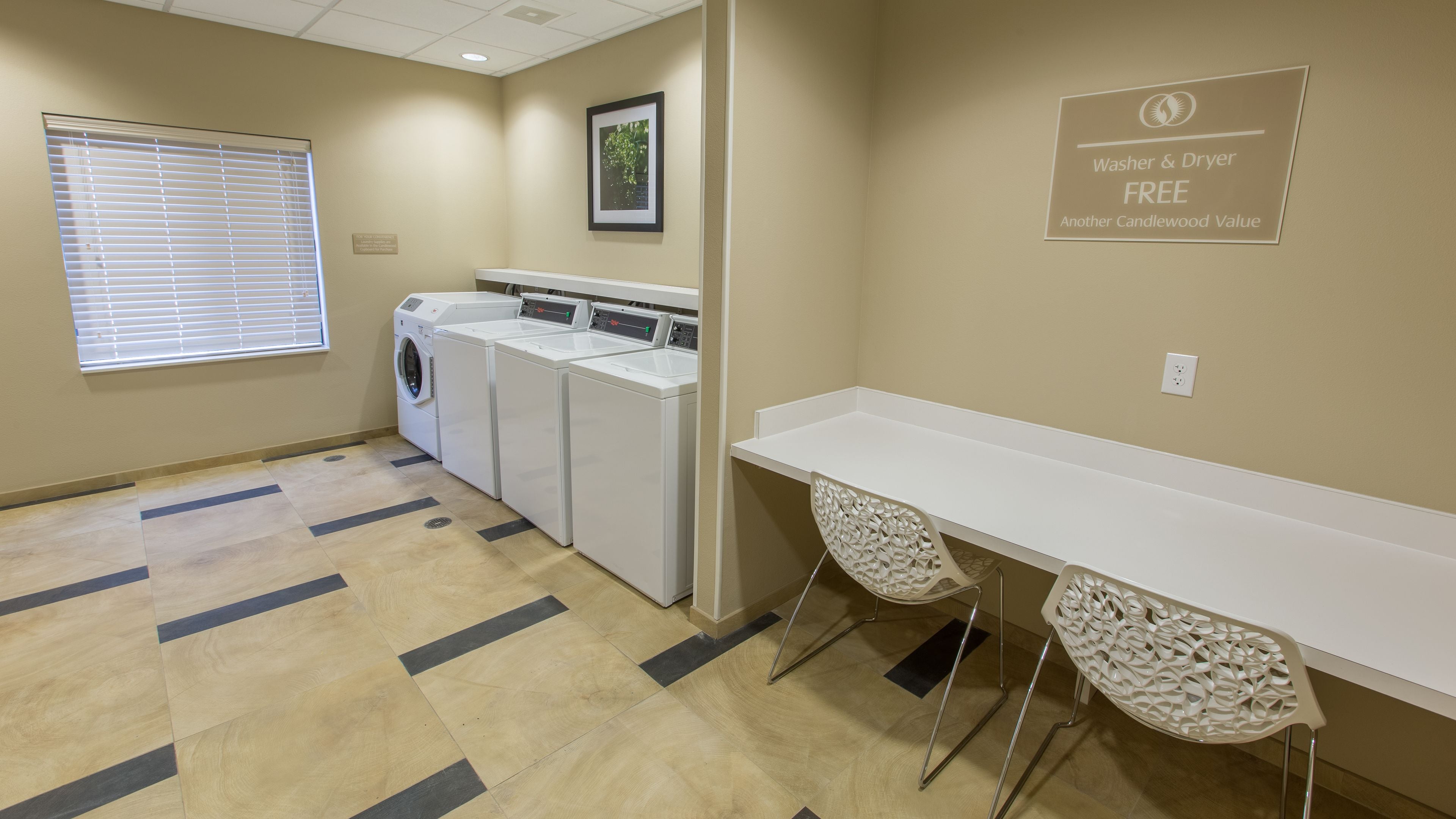 Candlewood Suites Overland Park - W 135th St.