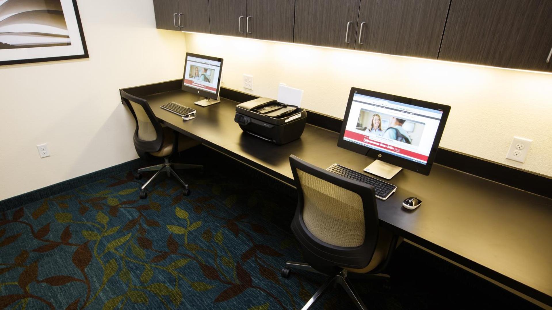 Candlewood Suites Overland Park - W 135th St.