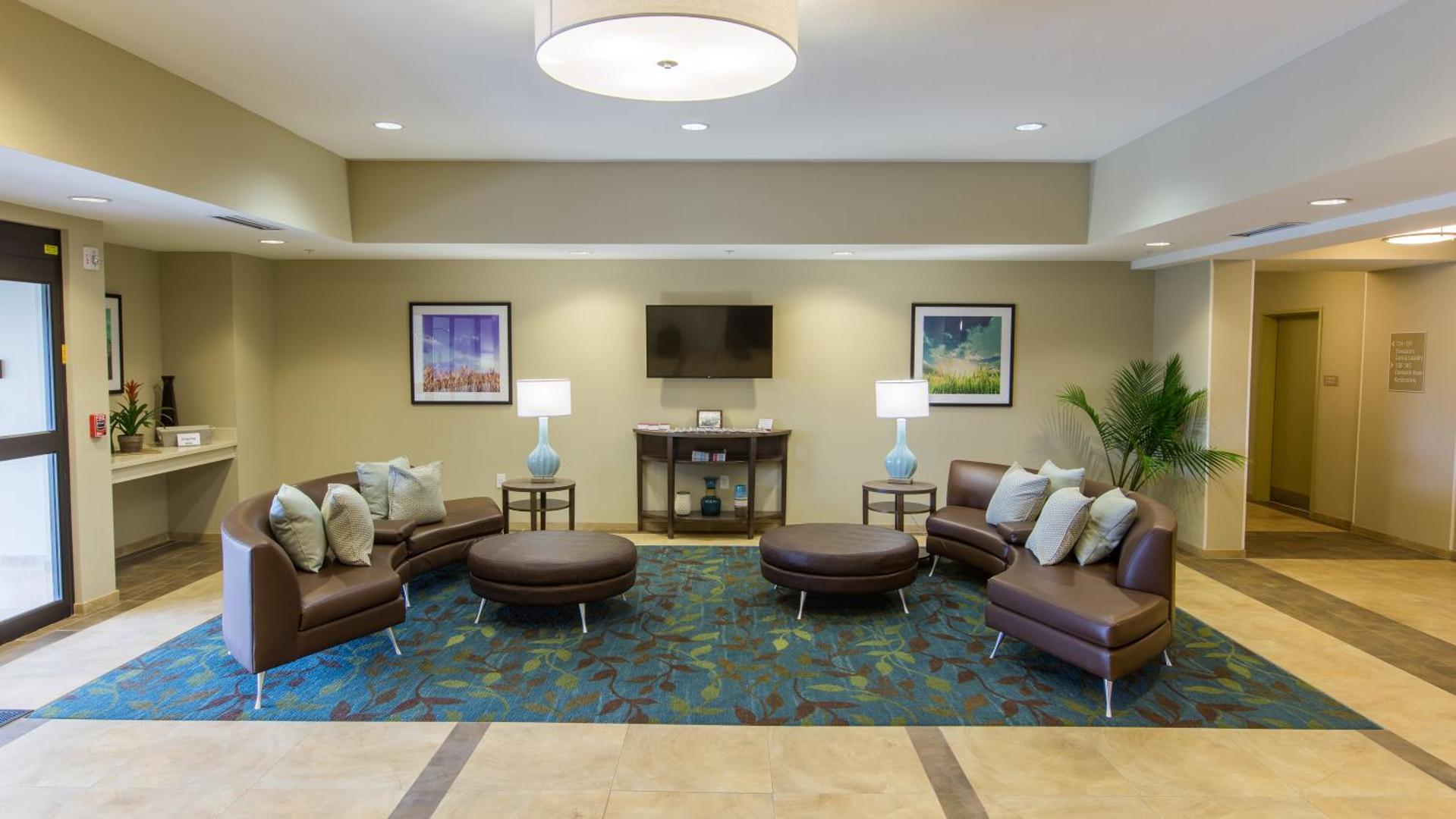 Candlewood Suites Overland Park - W 135th St.