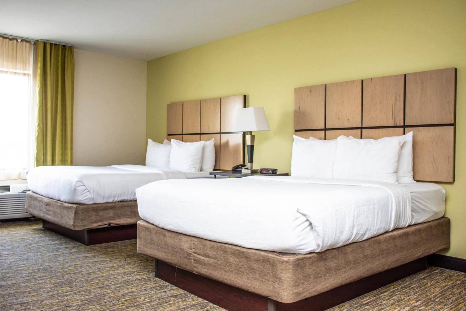 Candlewood Suites Overland Park - W 135th St.