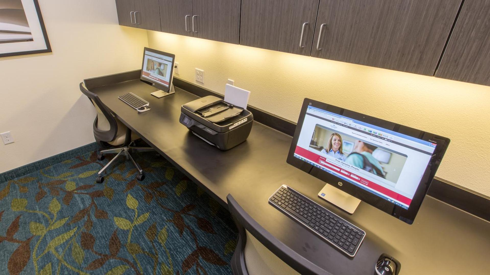 Candlewood Suites Overland Park - W 135th St.