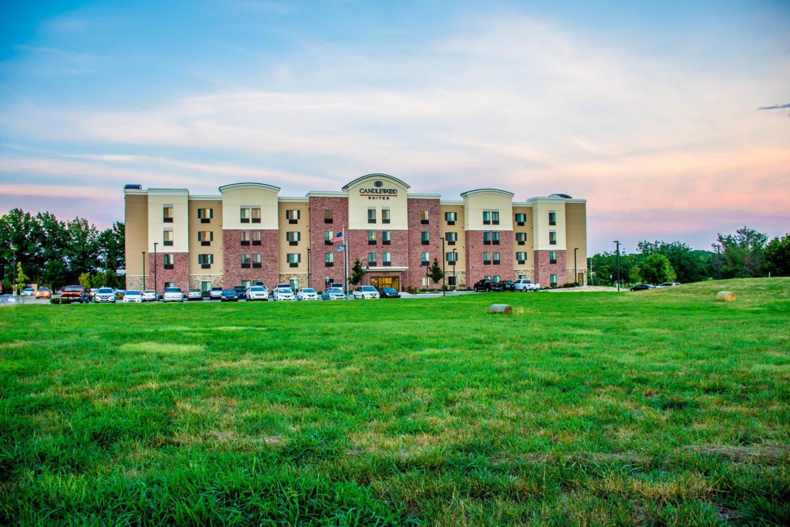 Candlewood Suites Overland Park - W 135th St.