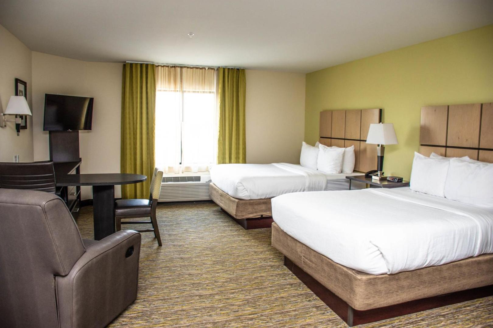Candlewood Suites Overland Park - W 135th St.