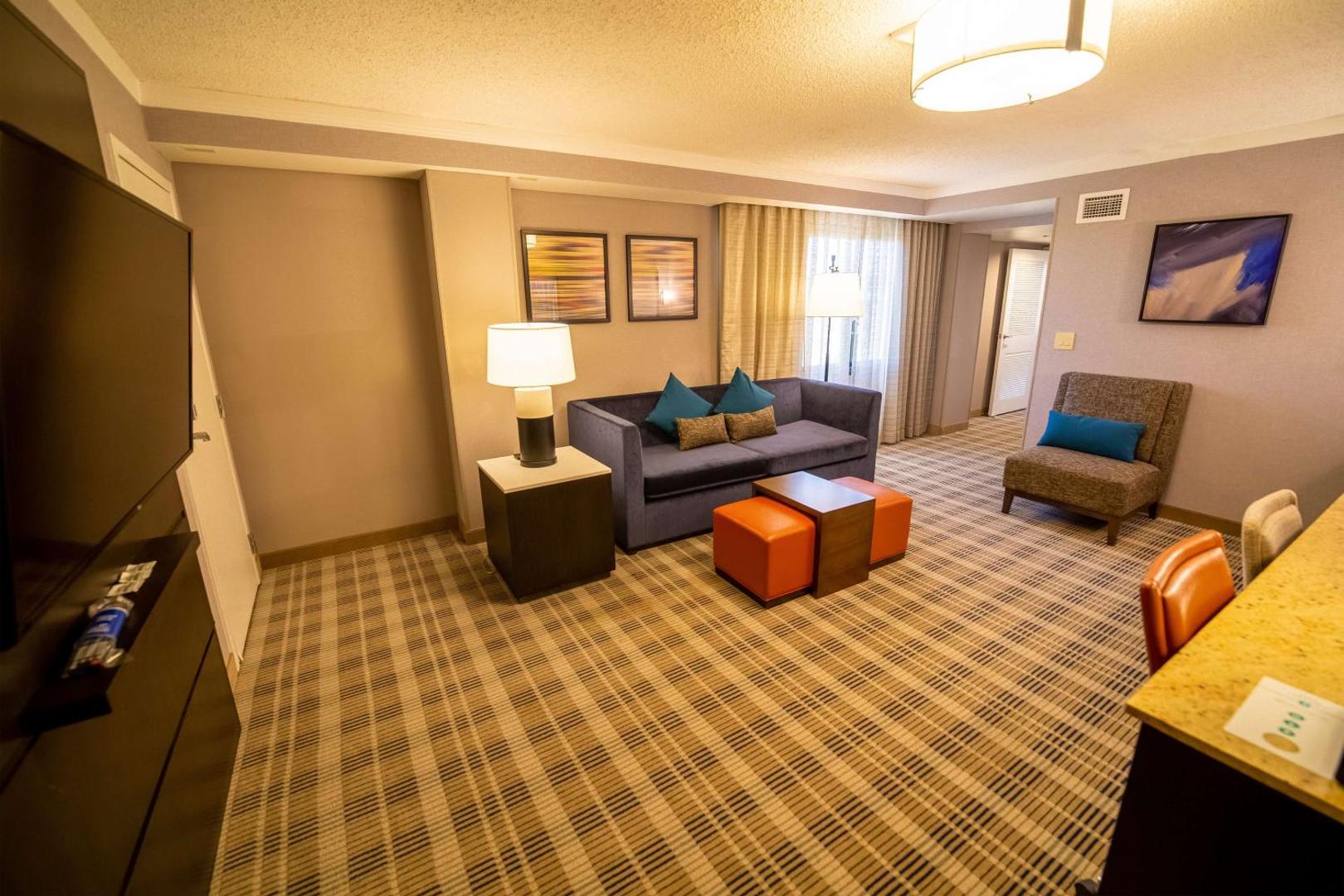 Embassy Suites Kansas City Overland Park
