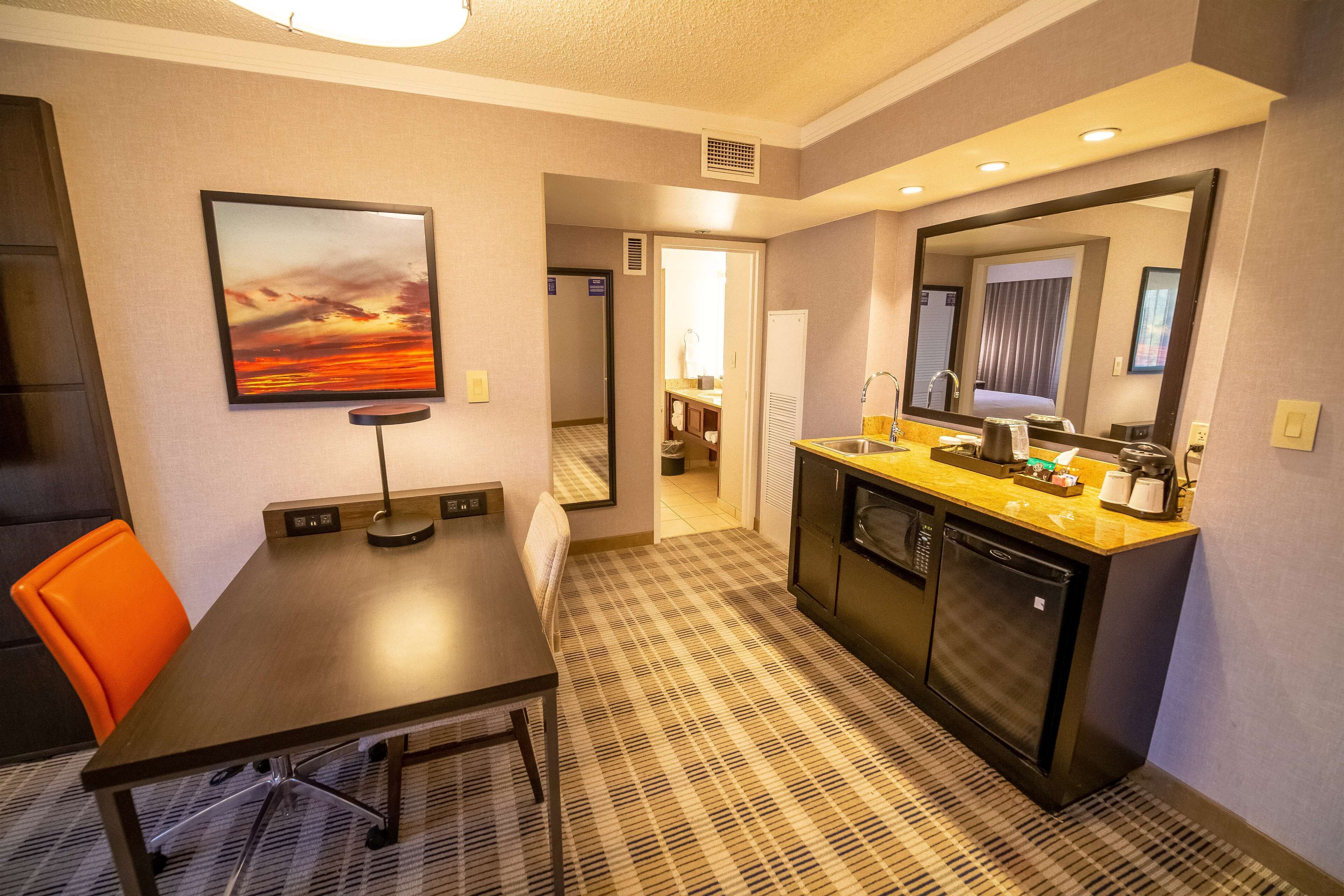 Embassy Suites Kansas City Overland Park