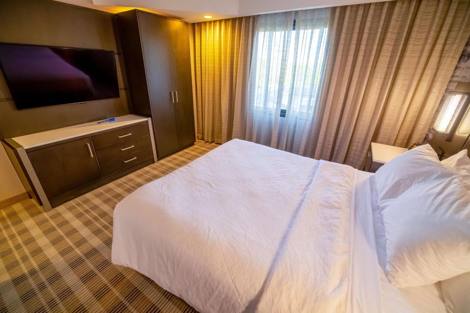 Embassy Suites Kansas City Overland Park