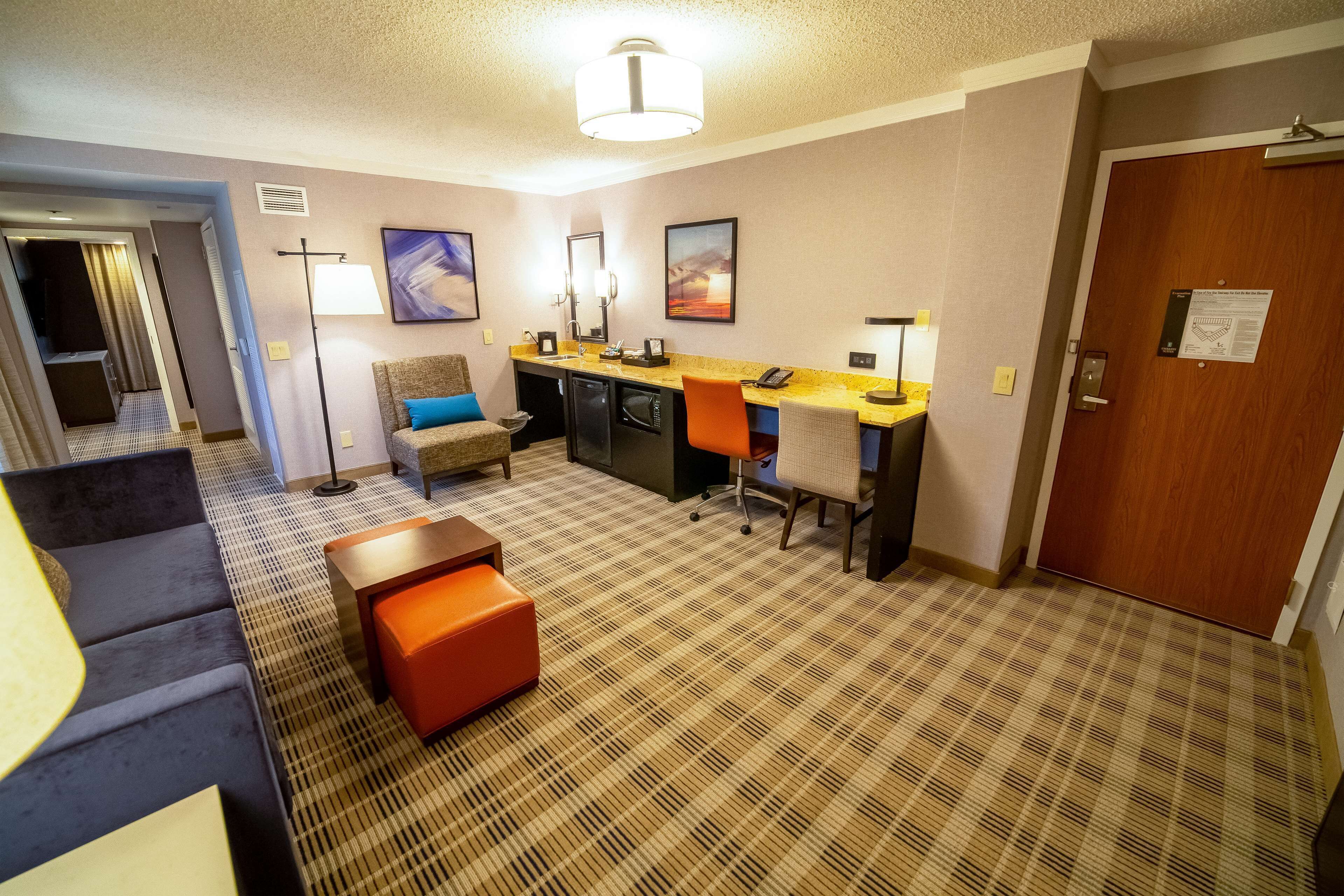 Embassy Suites Kansas City Overland Park