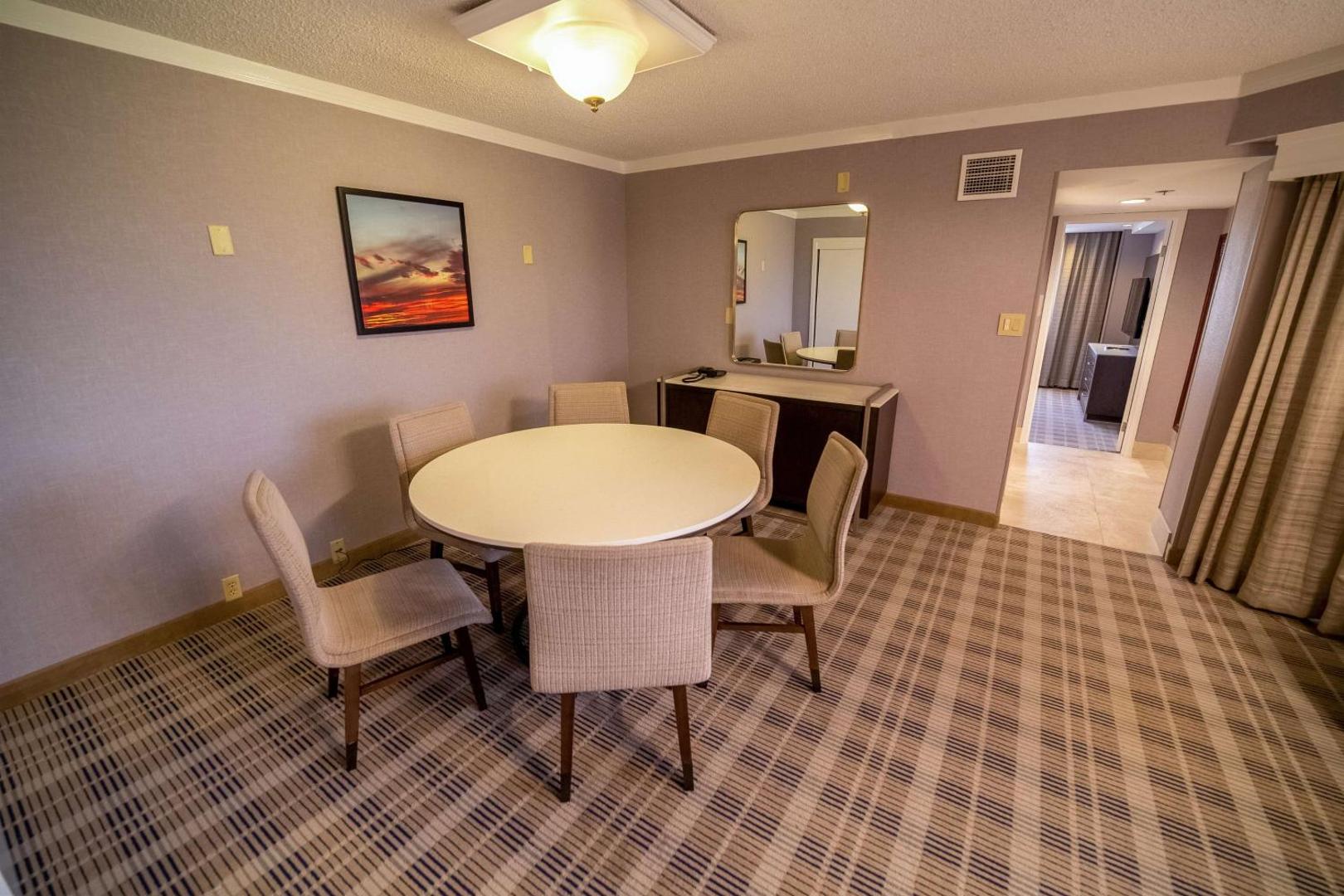 Embassy Suites Kansas City Overland Park