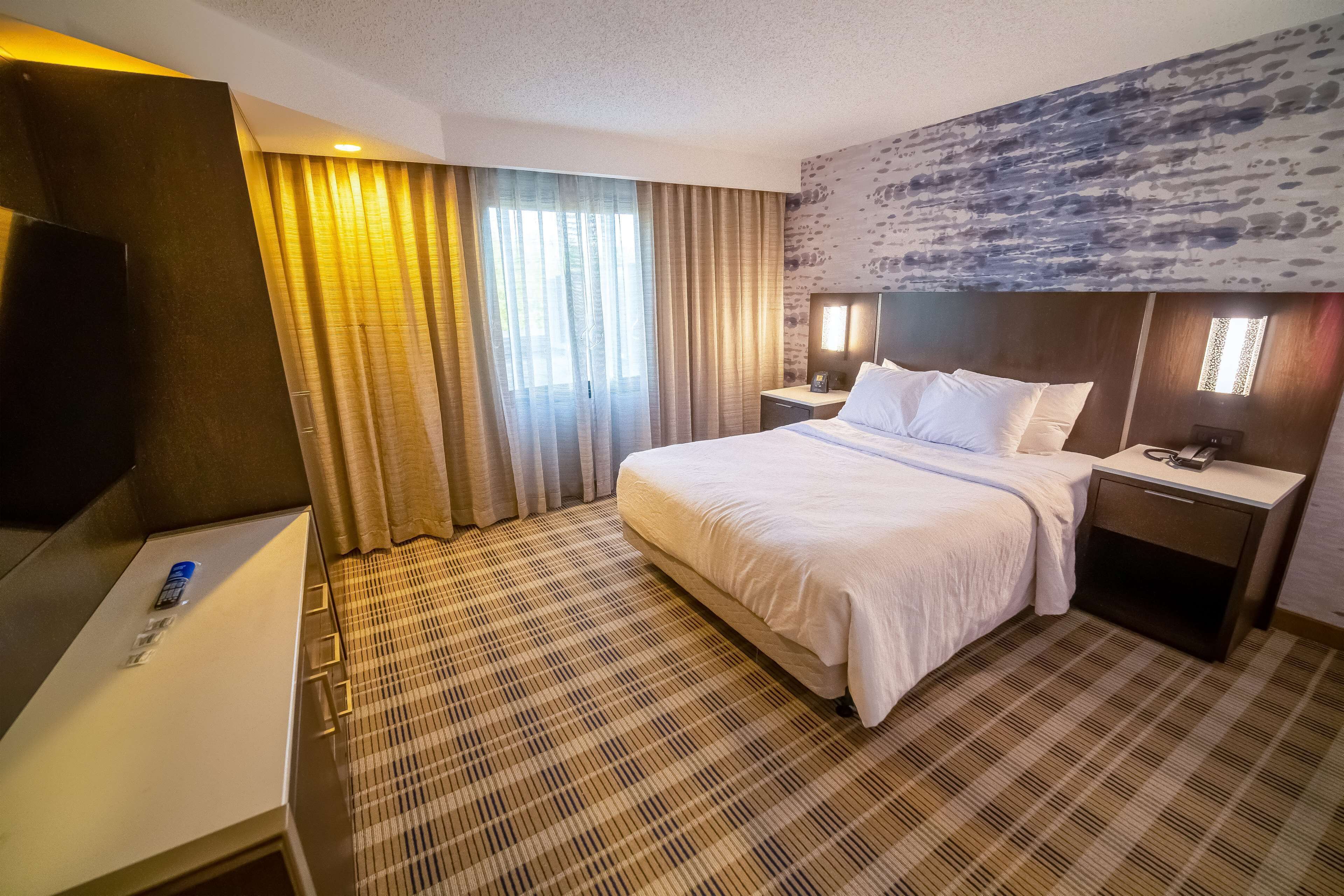 Embassy Suites Kansas City Overland Park