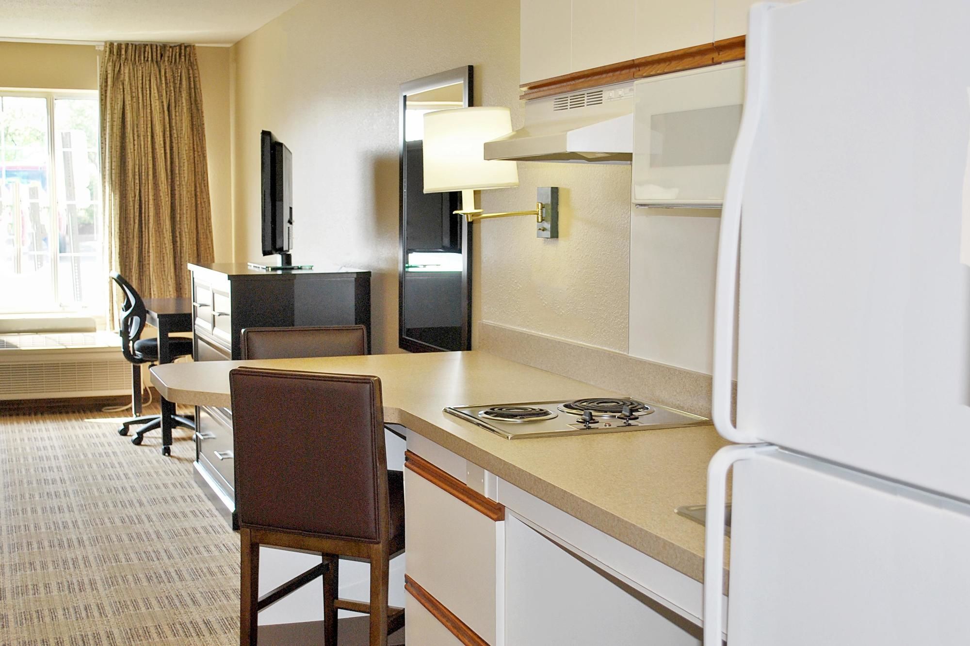Extended Stay America Kansas City Overland Park Nall Ave.