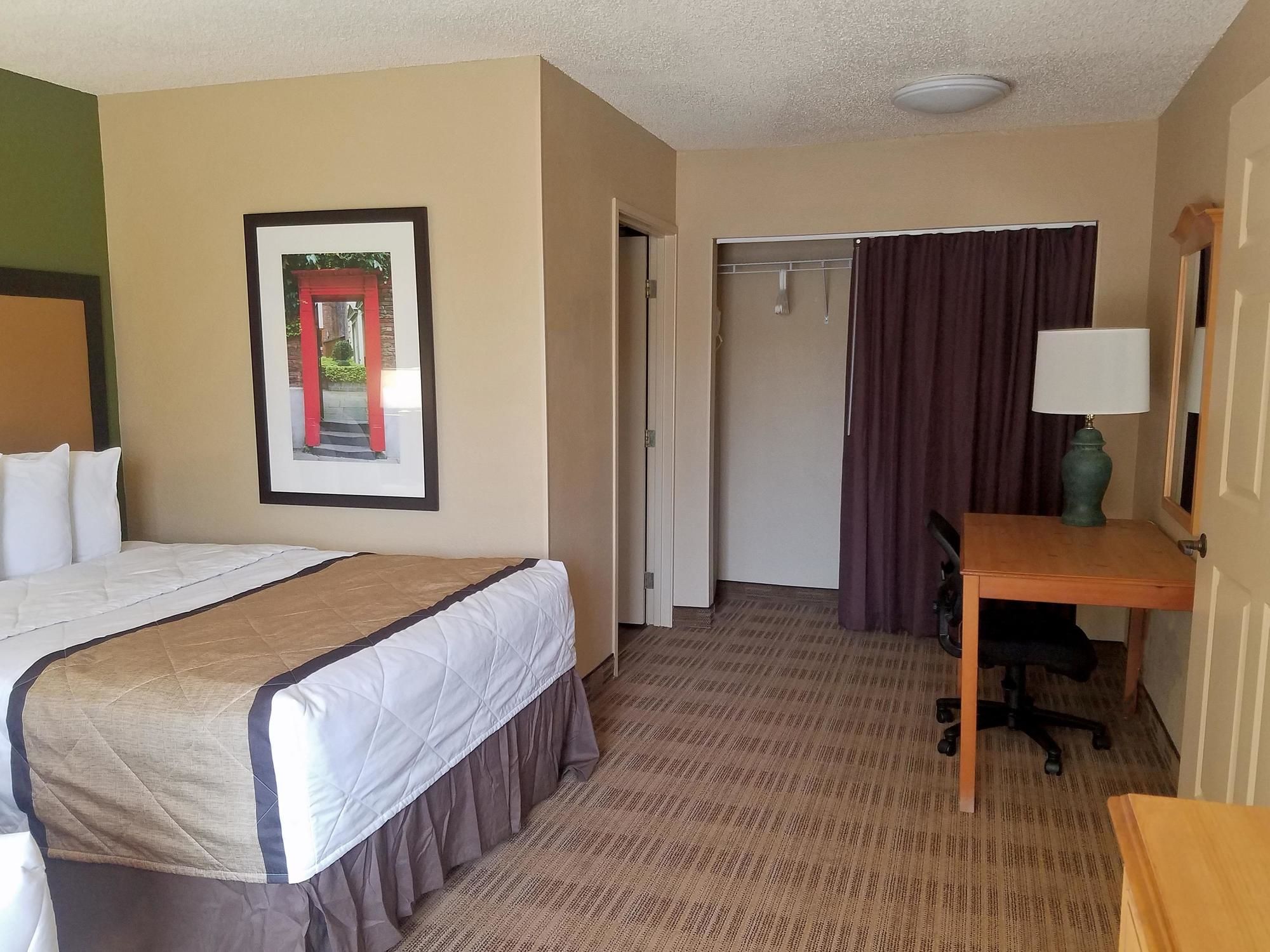 Extended Stay America Kansas City Overland Park Nall Ave.