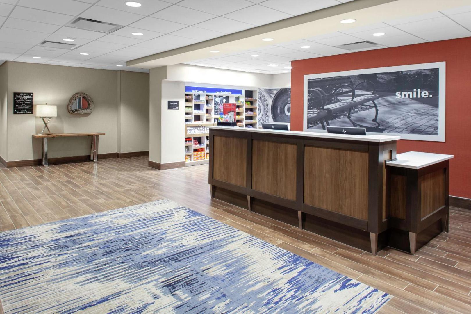 Hampton Inn & Suites Overland Park South
