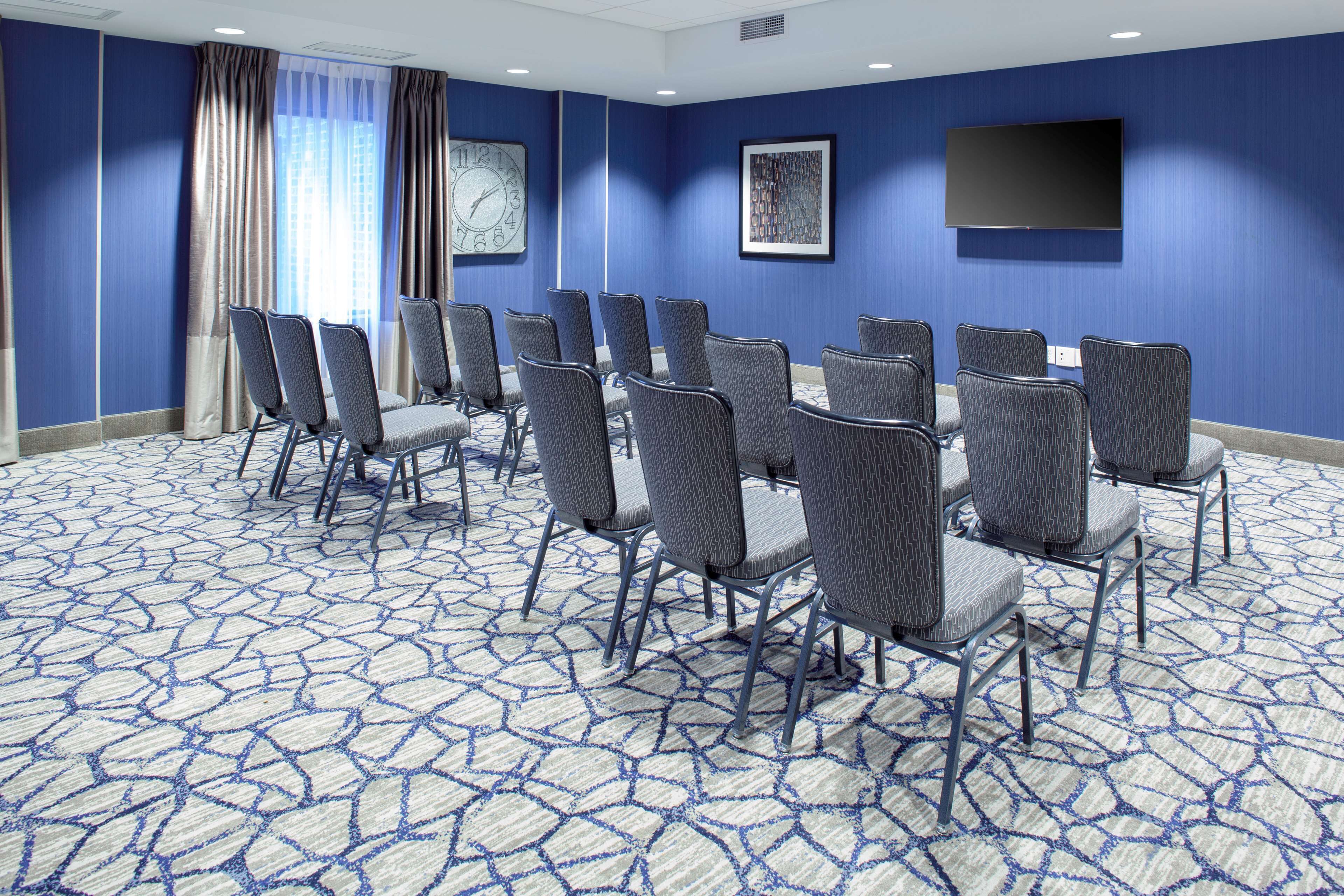 Hampton Inn & Suites Overland Park South