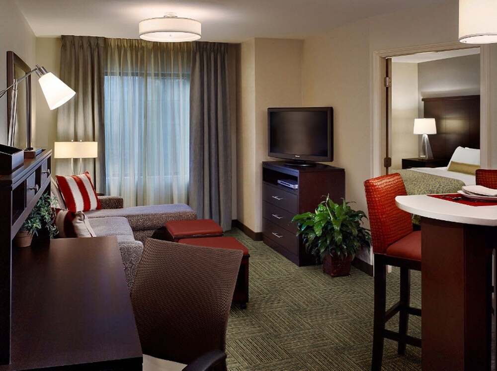 Staybridge Suites Overland Park-Kansas City Area