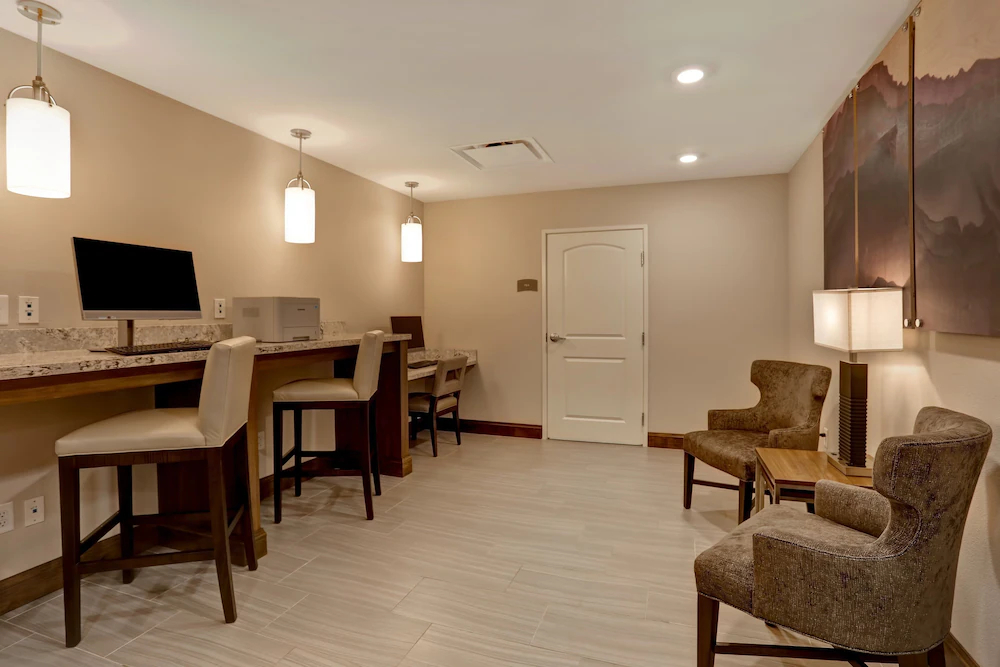 Staybridge Suites Overland Park-Kansas City Area