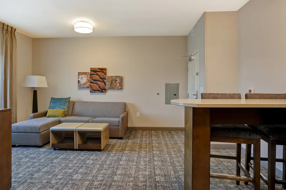 Staybridge Suites Overland Park-Kansas City Area