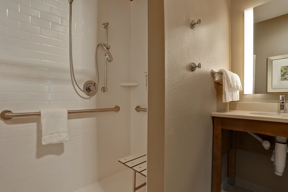 Staybridge Suites Overland Park-Kansas City Area