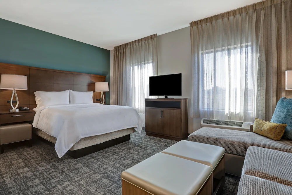 Staybridge Suites Overland Park-Kansas City Area
