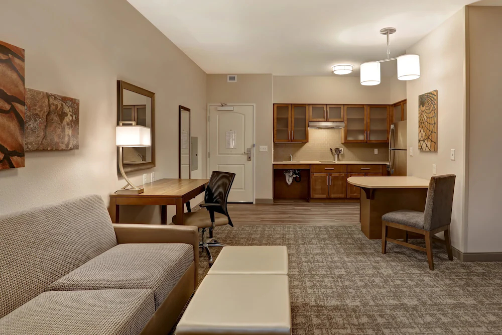 Staybridge Suites Overland Park-Kansas City Area