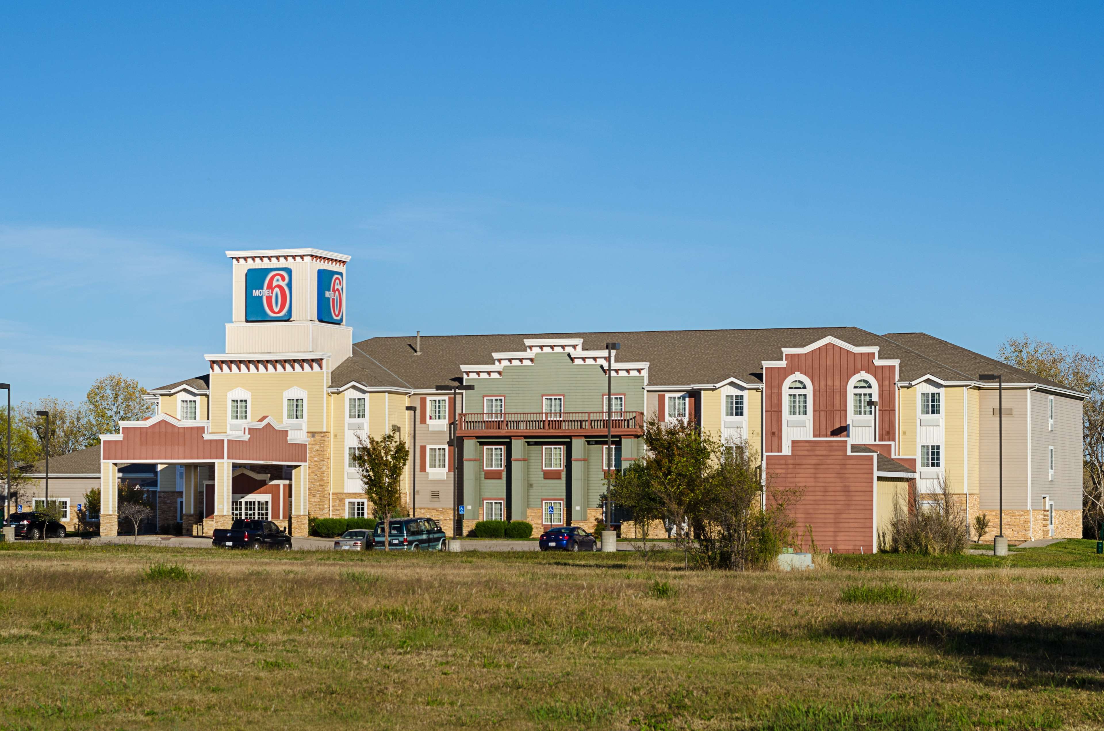 Motel 6 Park City KS