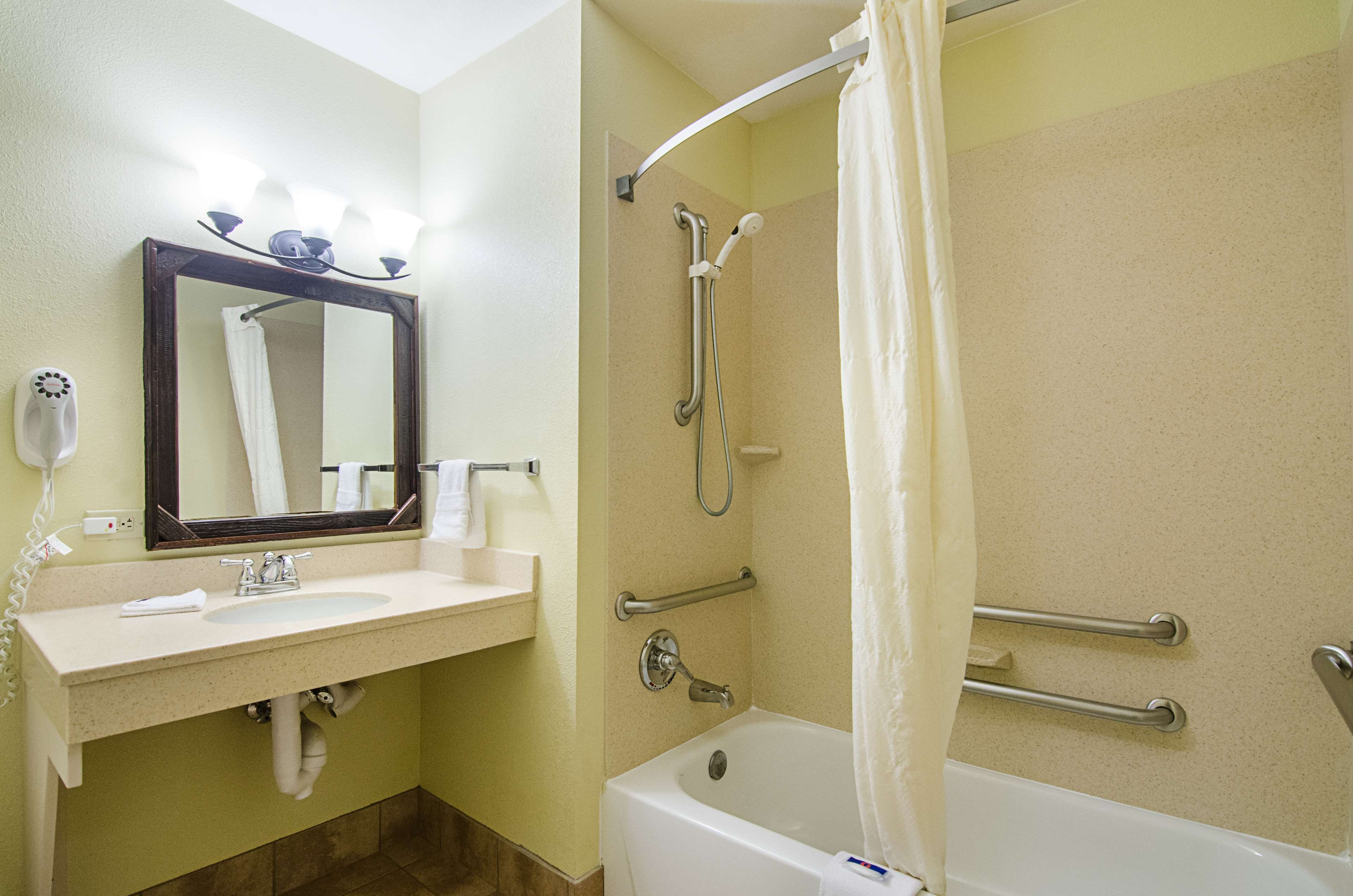 Motel 6 Park City KS