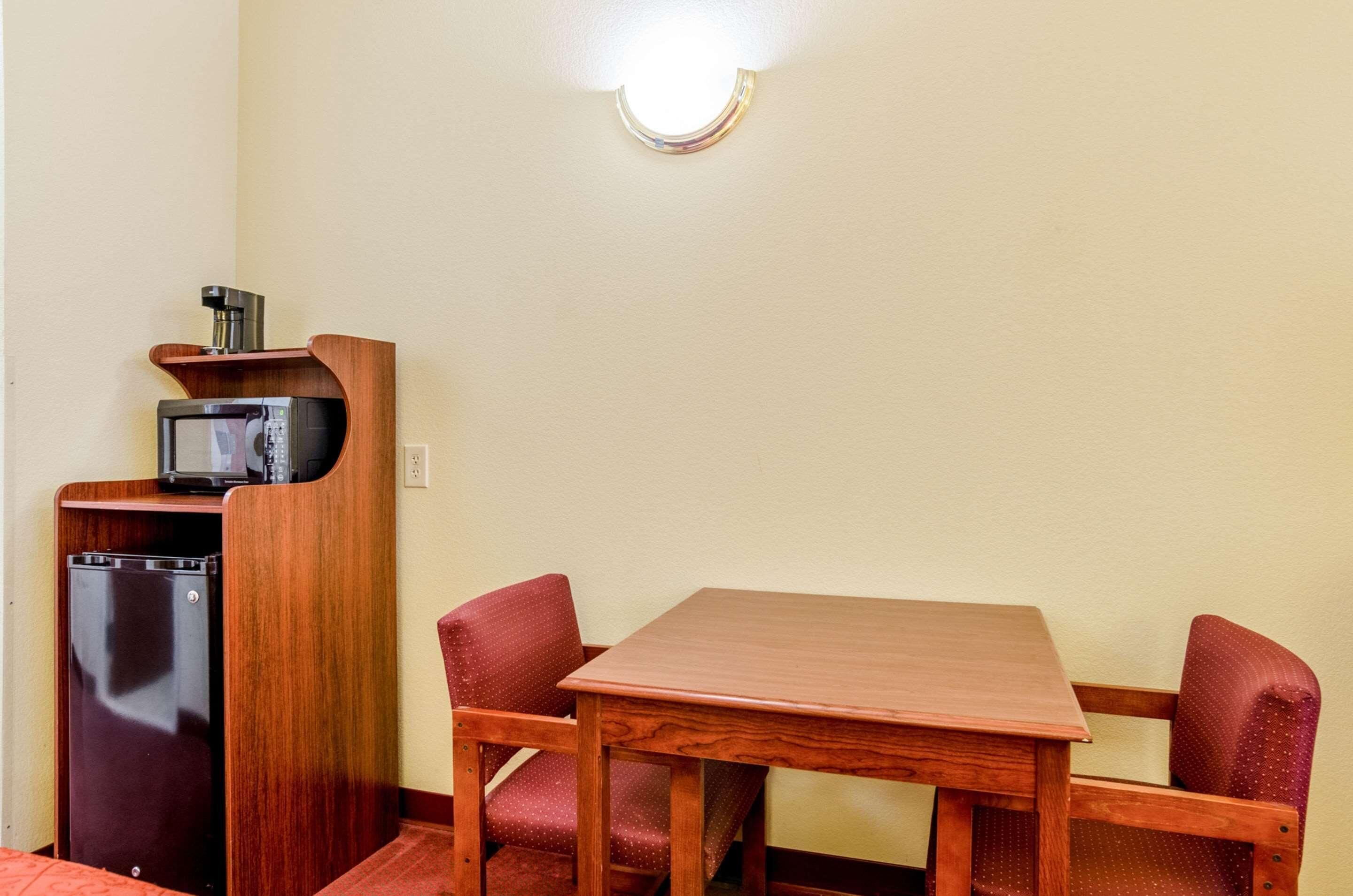 Holiday Inn Express Wichita North Park City