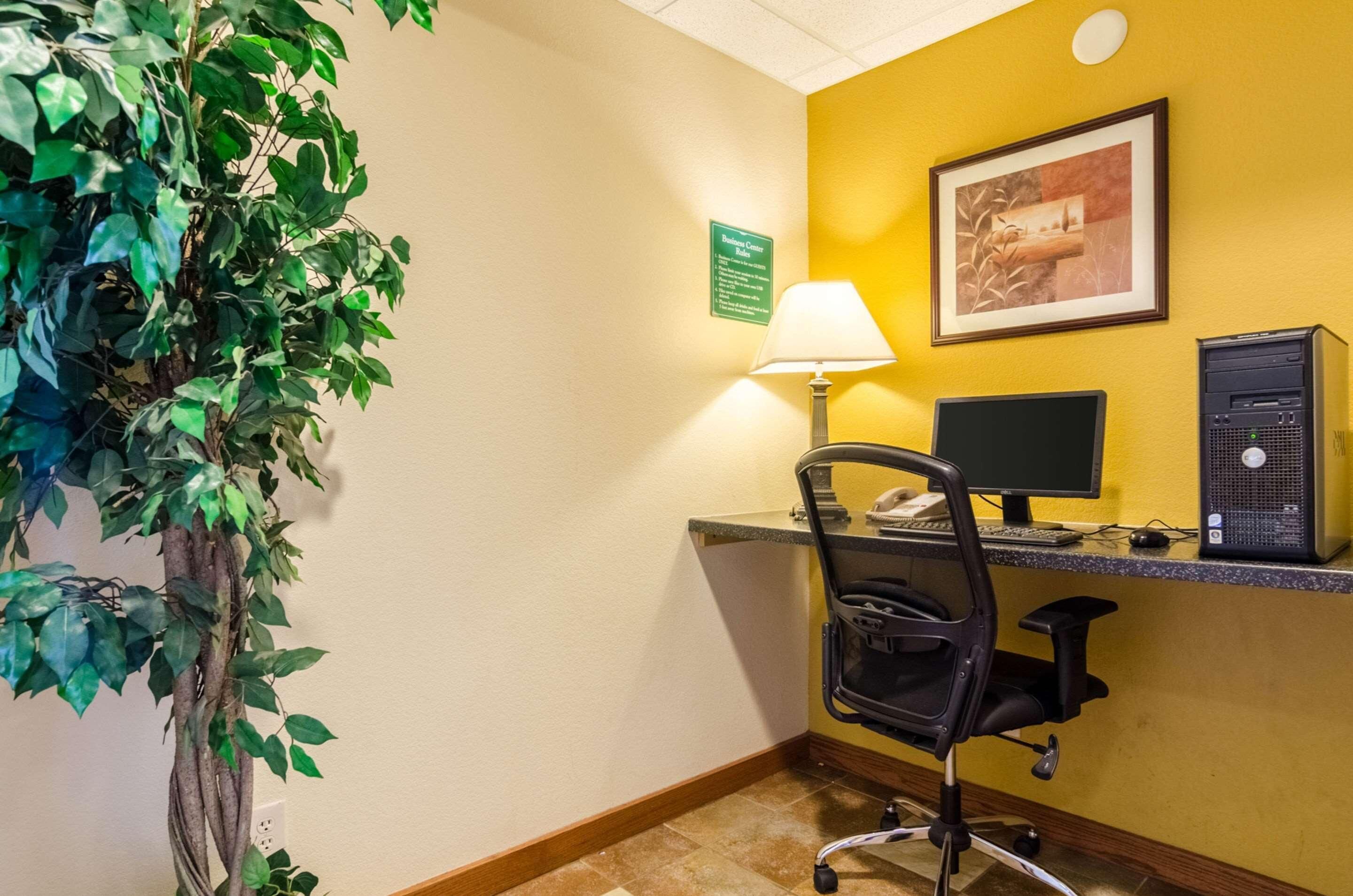 Holiday Inn Express Wichita North Park City