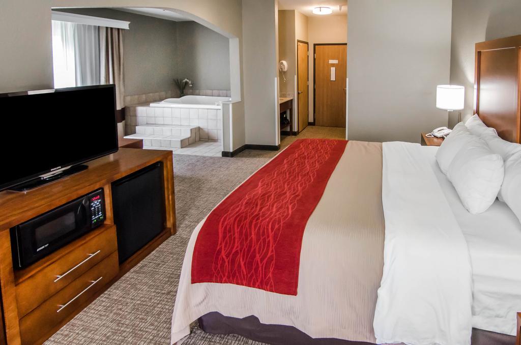 Comfort Inn & Suites