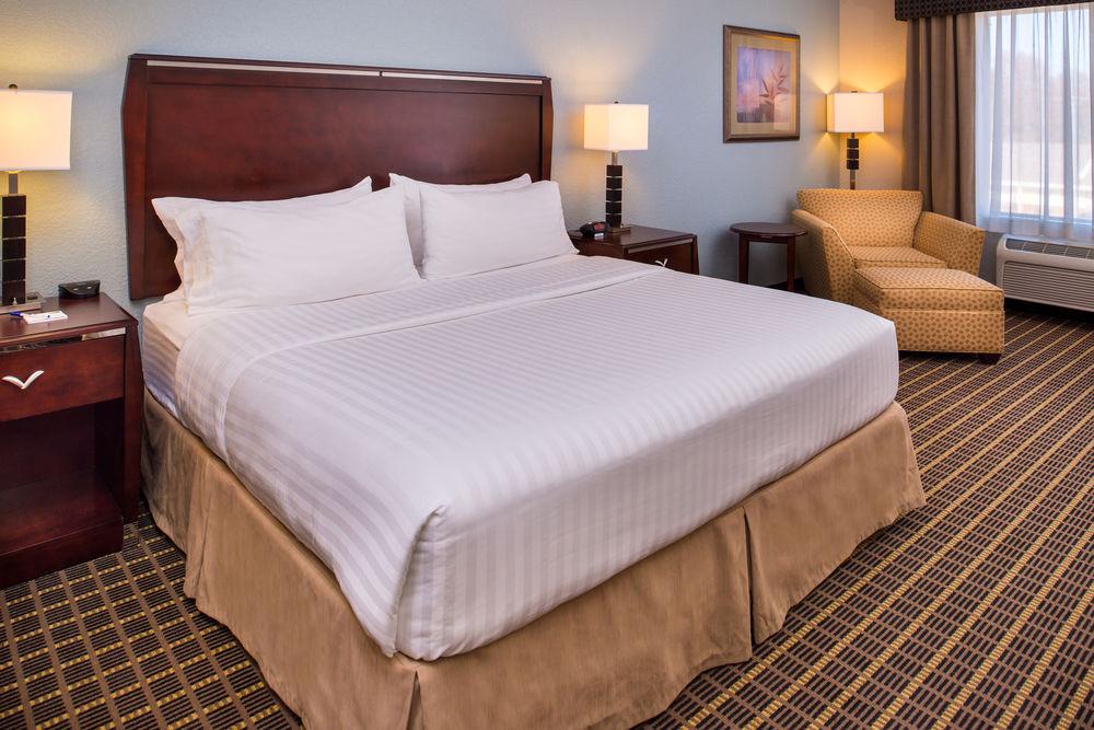 Holiday Inn Express & Suites Pittsburg